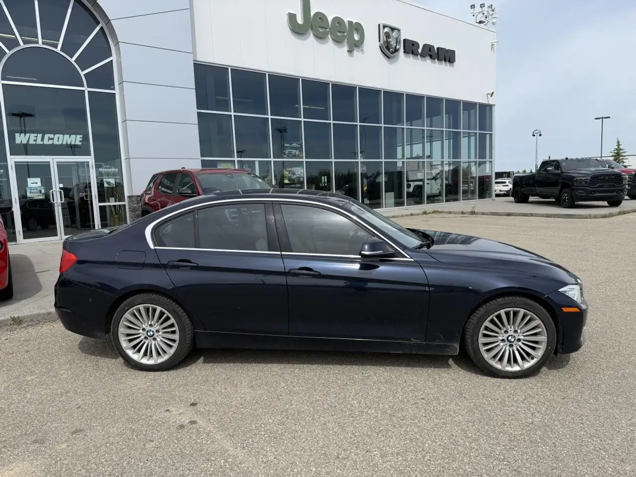 BMW 3 Series снимка BMW 3 Series