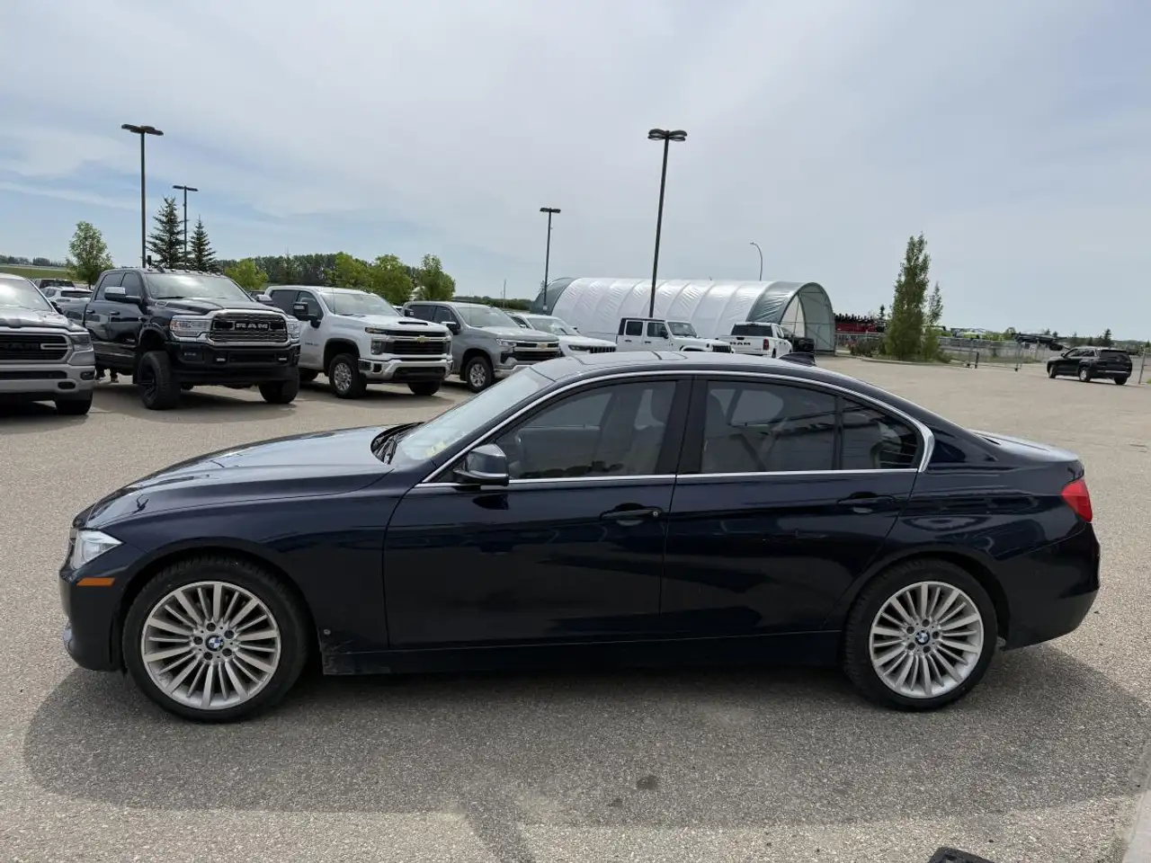 BMW 3 Series снимка BMW 3 Series