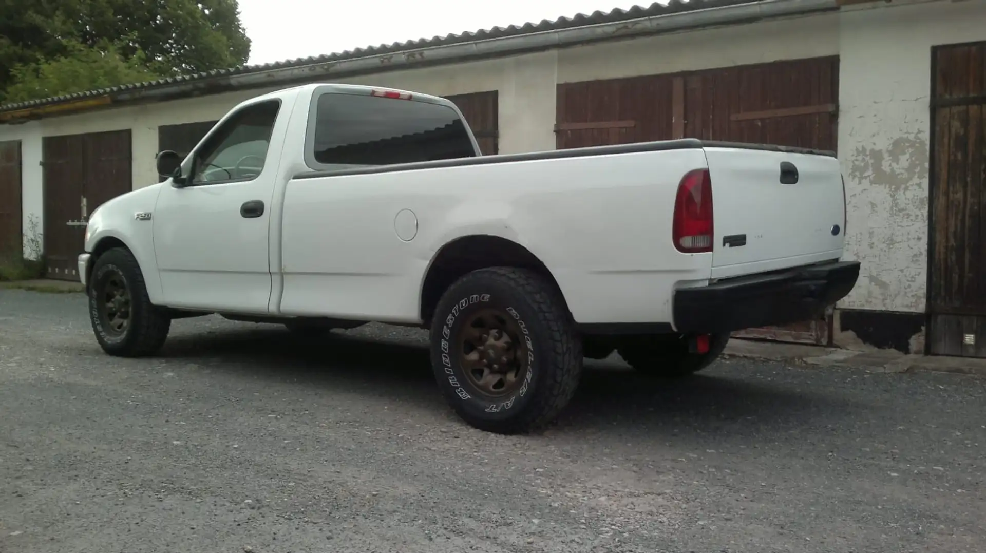 Ford F 250 Weiß - 2