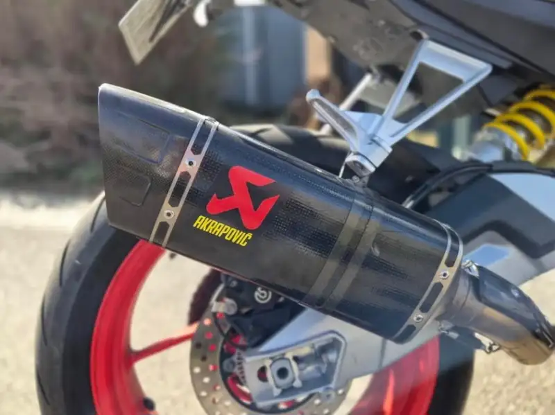 Aprilia Tuono - foto 3