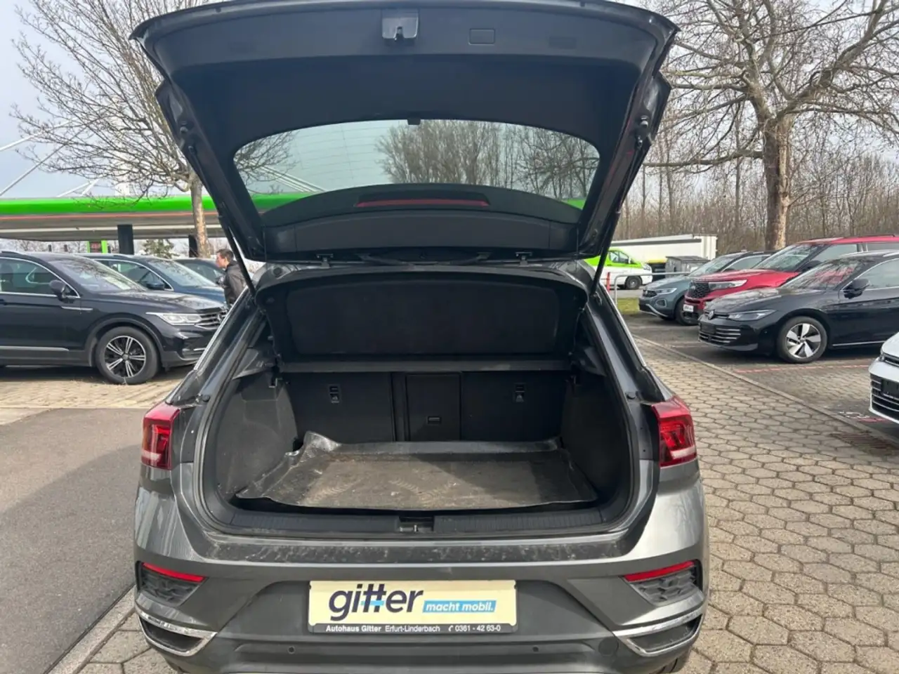 Volkswagen T-Roc Sport AHK NAVI SHZ PDC 18'' ACC USB DAB+ 12