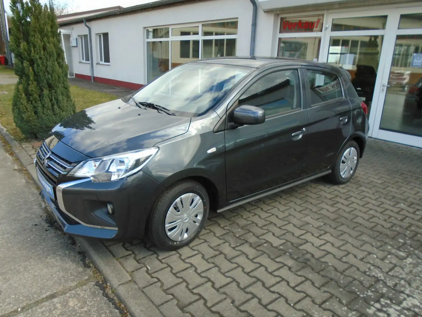 Mitsubishi Space Star Select 1.2 MIVEC 5-Gang Gris - 1