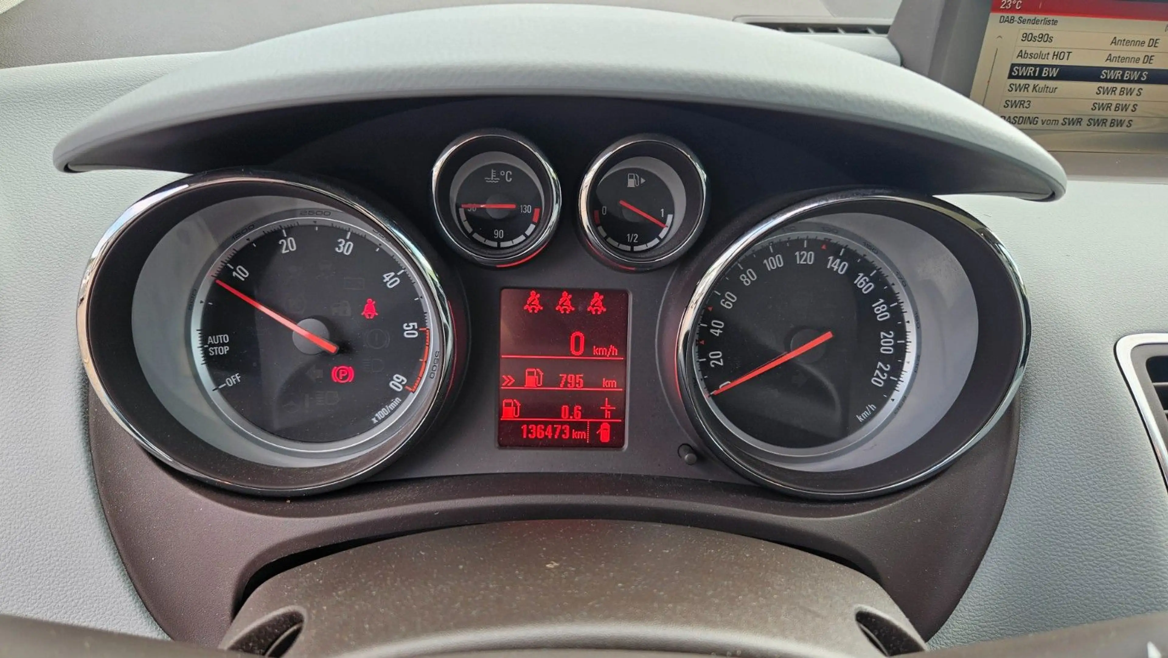 Opel Meriva B Innovation — photo 8