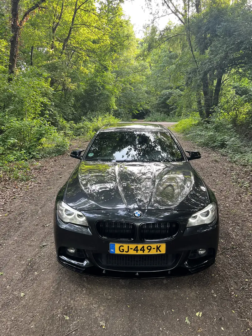 BMW 520 M Sport Package 2015 BMW 520i Grijs - 2