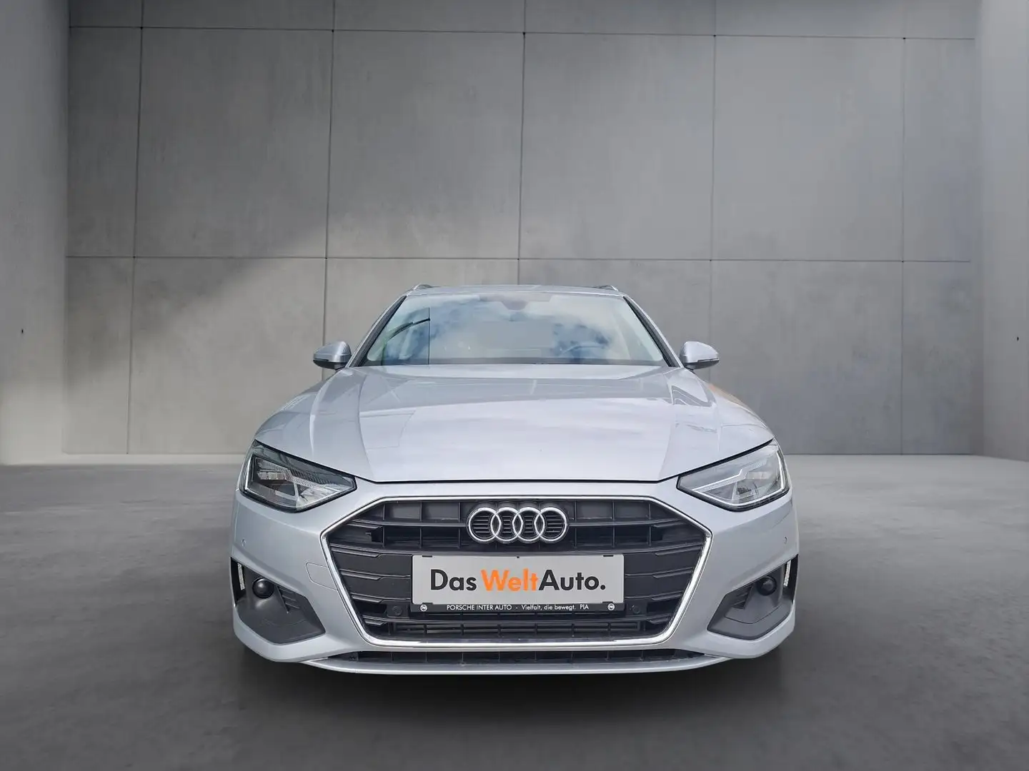 Audi A4 35 TFSI Schwarz - 2