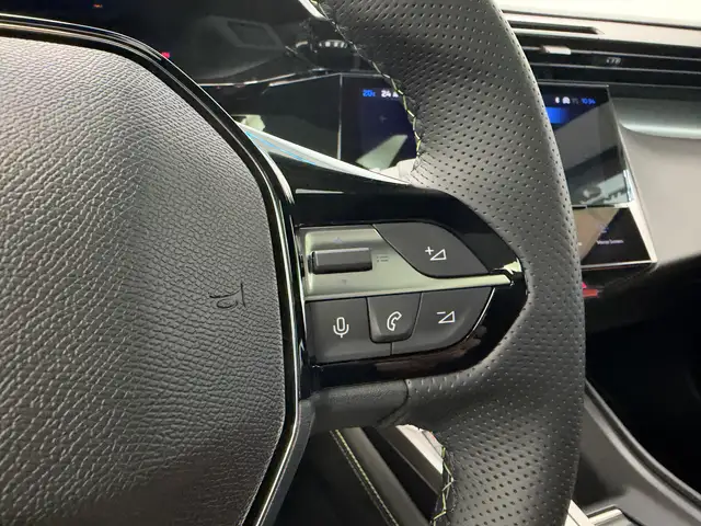 Peugeot 408 view 11