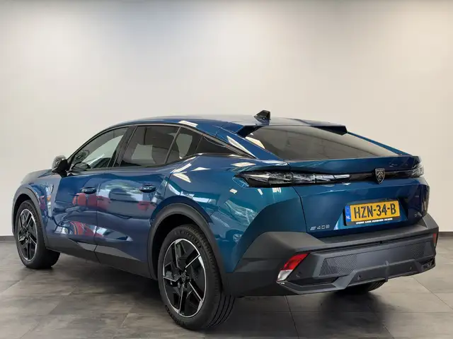Peugeot 408 view 3