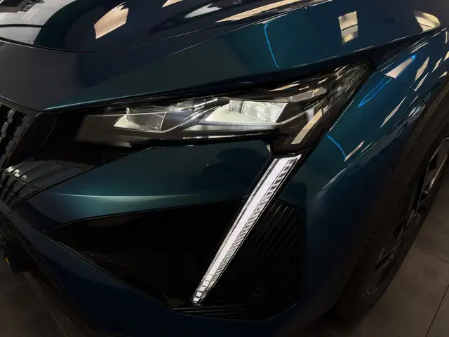 Peugeot 408 view 5