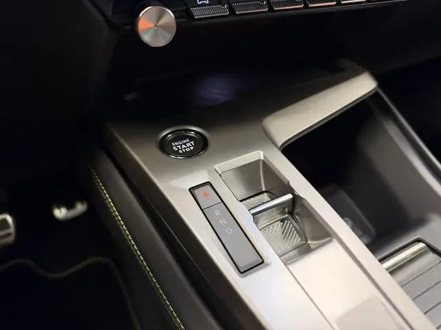 Peugeot 408 view 16