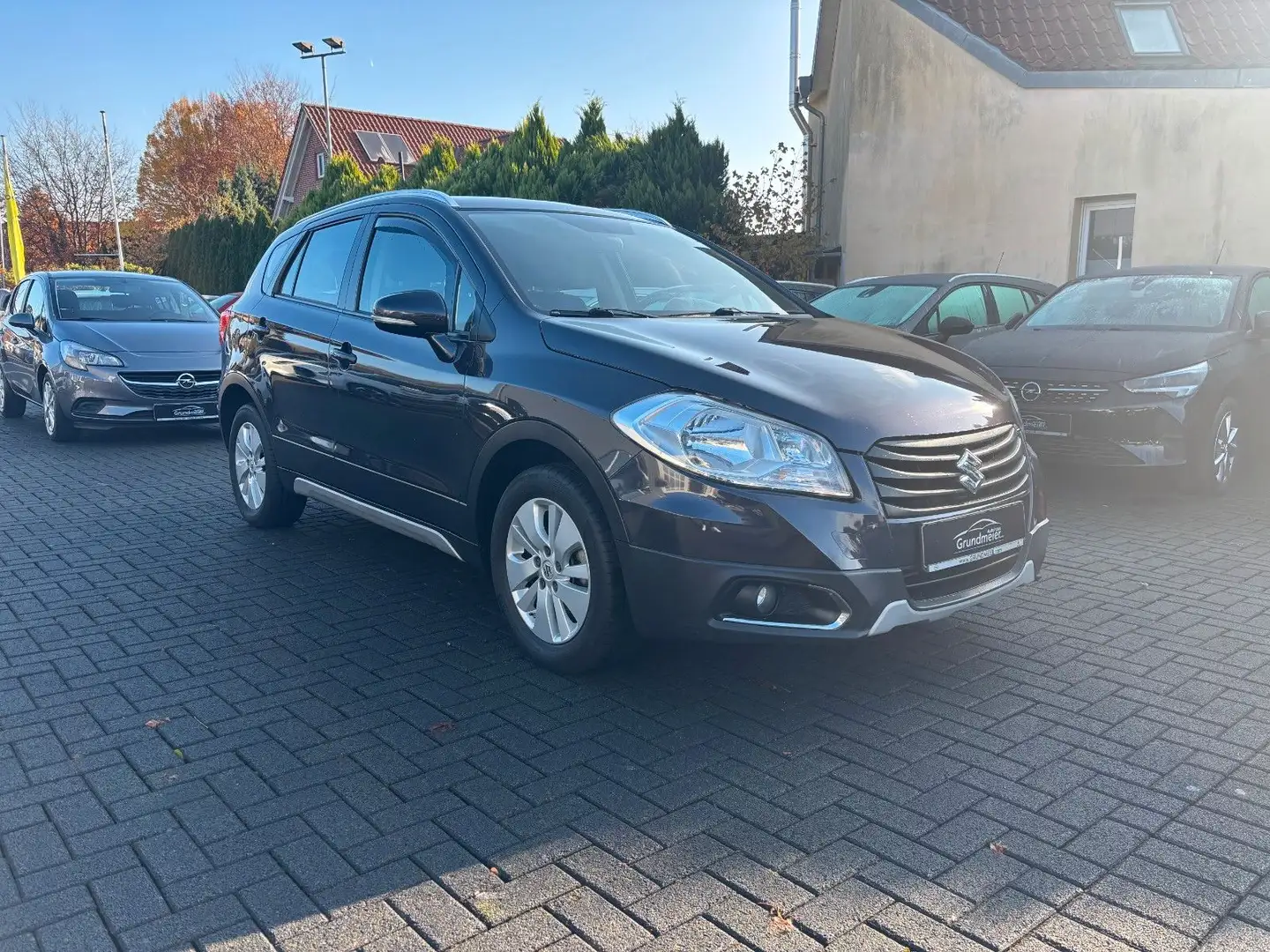 Suzuki SX4 S-Cross Comfort Allrad Grau - 2