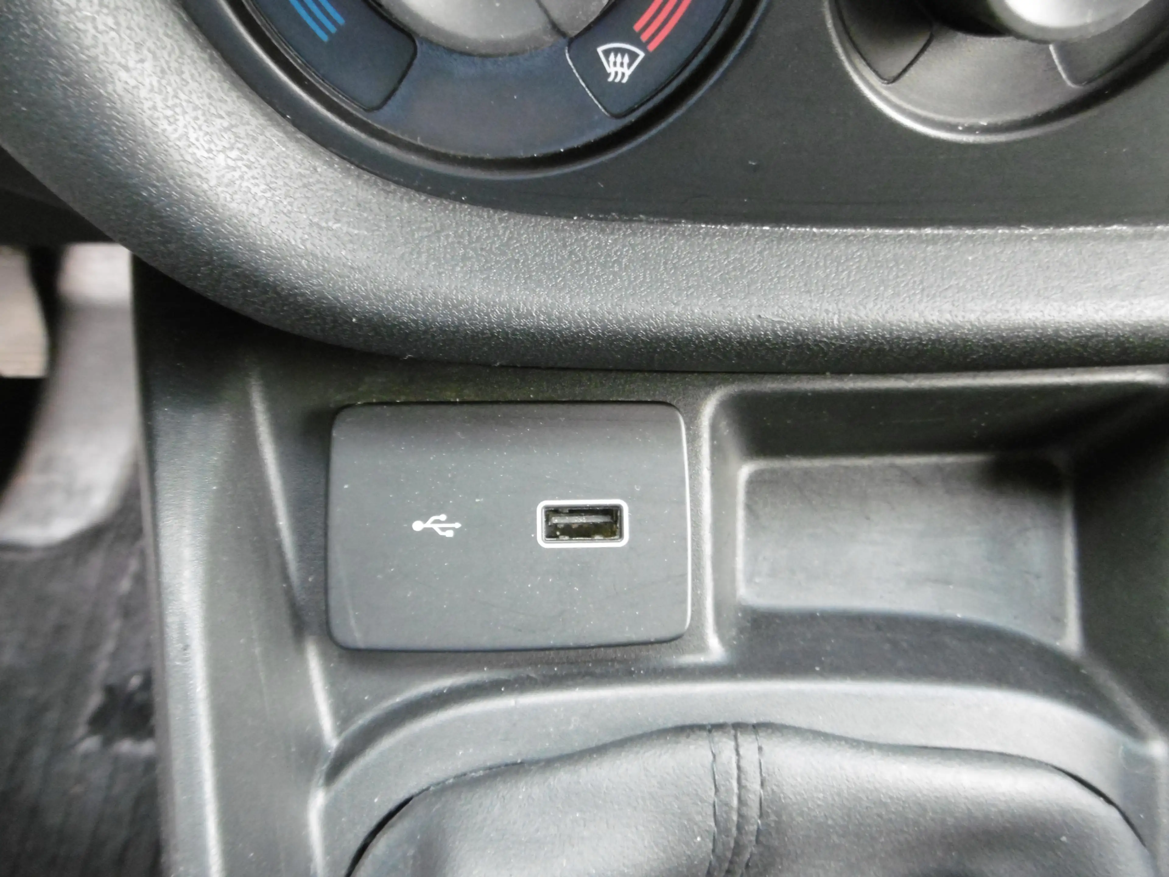 Fiat Doblo 1.4 T-Jet SX Kasten Klima Tempomat PDC — photo 8