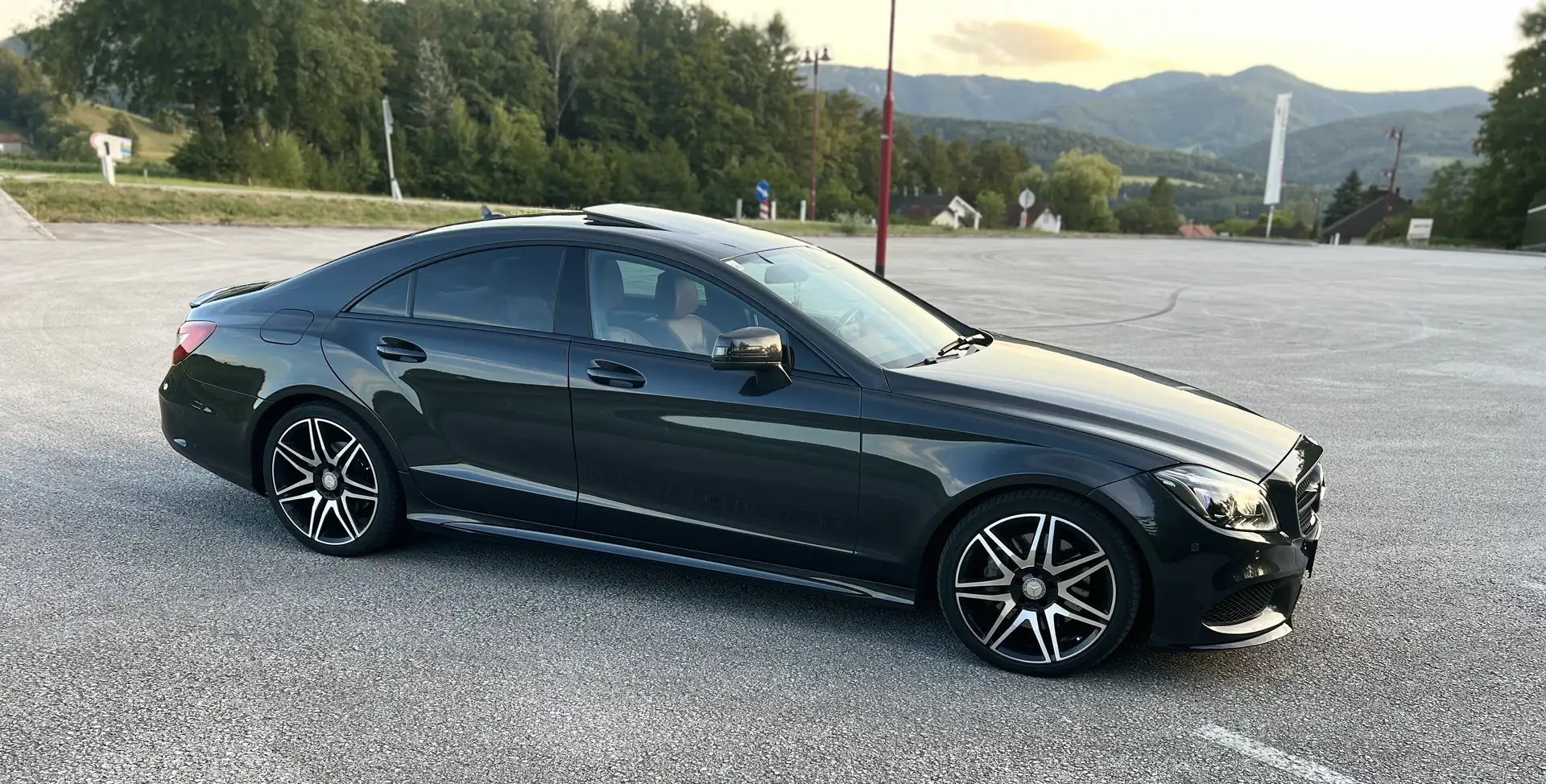Mercedes-Benz CLS 350 Mercedes-Benz CLS 350d AMG Paket - 2