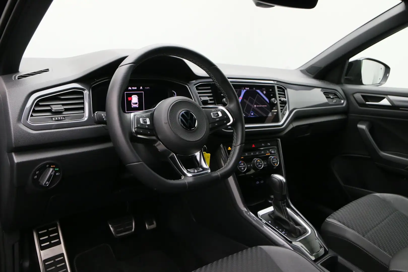 Volkswagen T-Roc 1.5 TSI 150 pk DSG Sport Business R / R-Line | Pan Zwart - 2