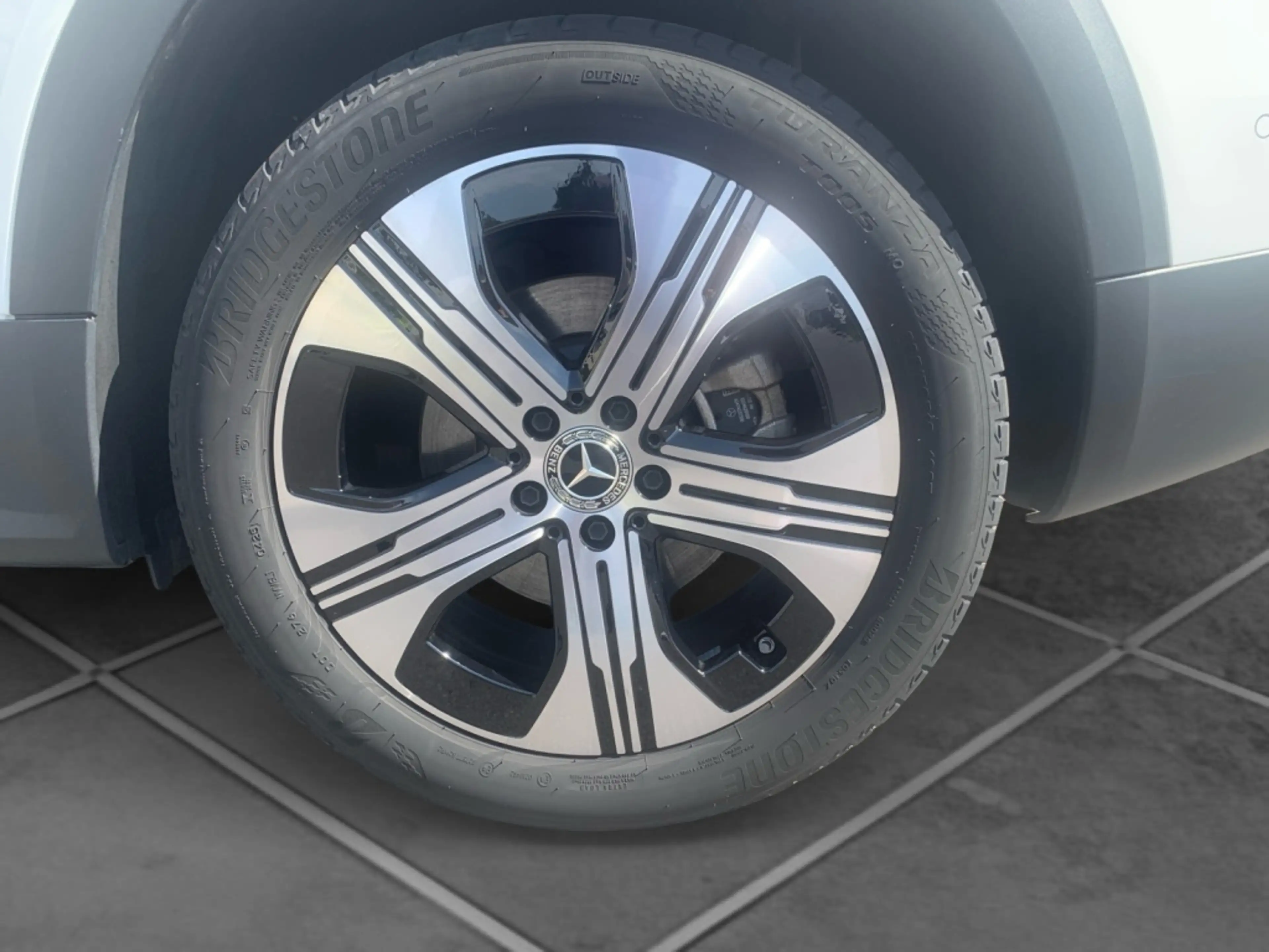 Mercedes-Benz EQB 250 + Progressive Advanced*AHV — photo 5