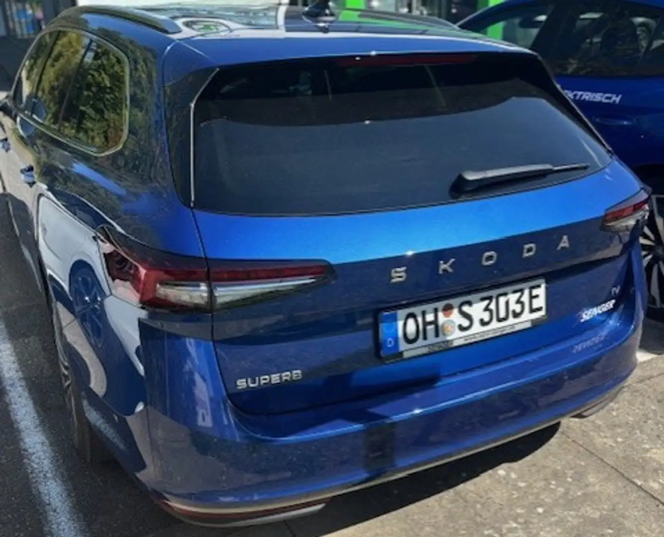 Skoda Superb Combi 1.5 TSI iV L&K Massage Navi Matrix Bleu - 2