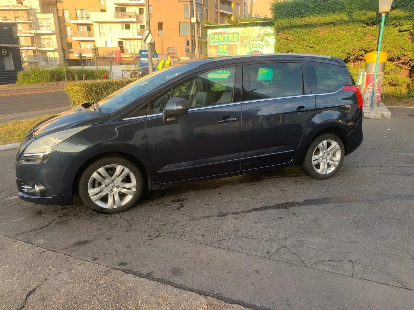 Peugeot 5008 5008 2.0 HDi 163ch FAP BVA6 Allure 5pl A Bleu - 1