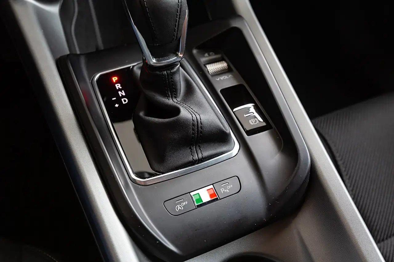 Alfa Romeo Tonale 2023 — фото 11