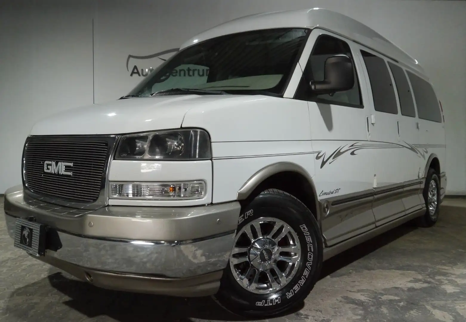 GMC Savana High Top Explorer Conversion Van Kamera Weiß - 2