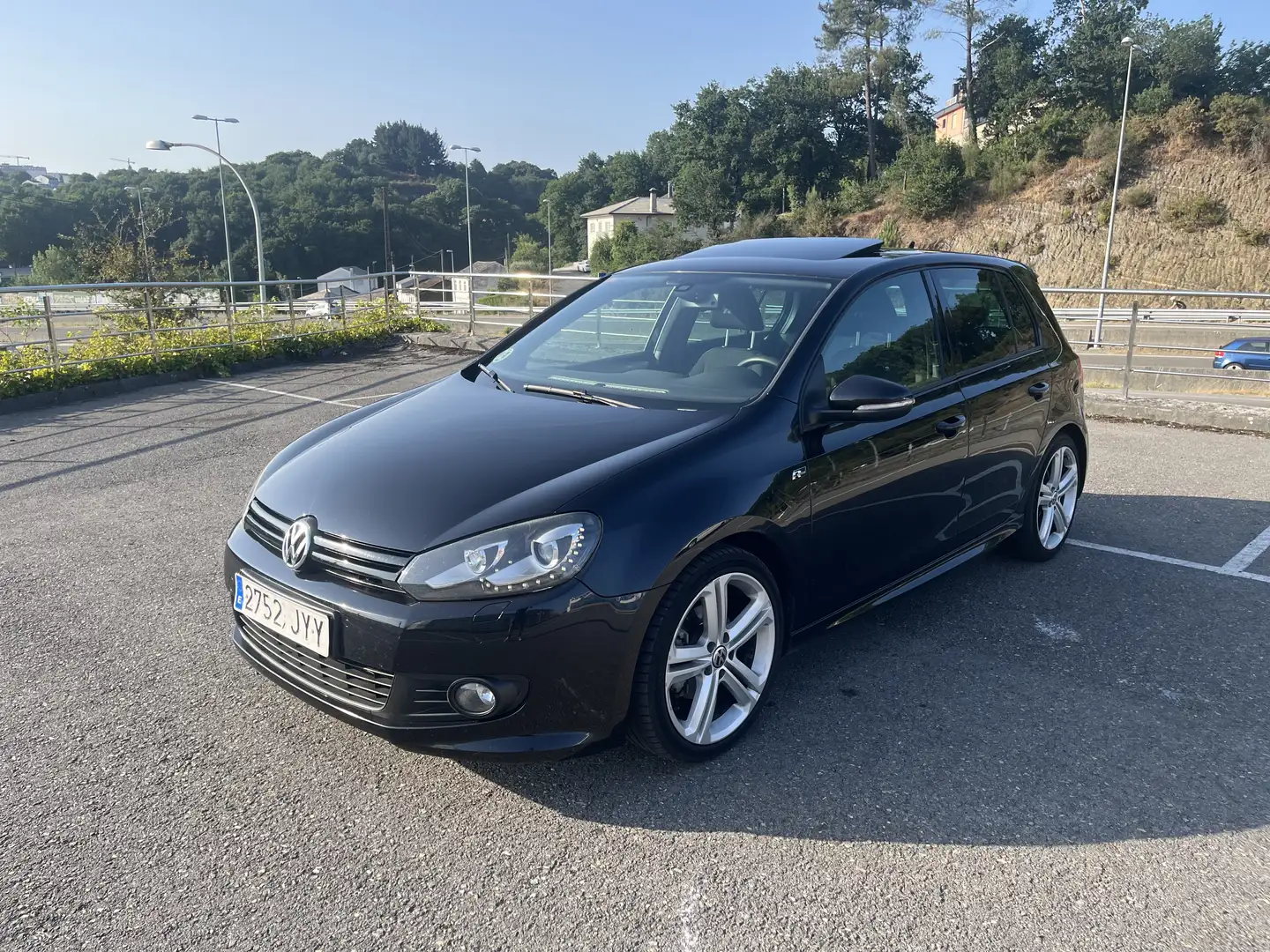 Volkswagen Golf 2.0TDI CR Advance DSG 140 - 1