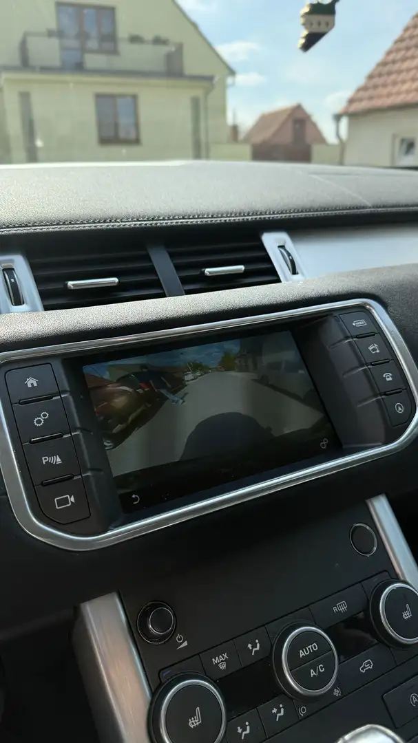 Land Rover Range Rover Evoque Pure 2,0 eD4 e-Capability Schwarz - 2