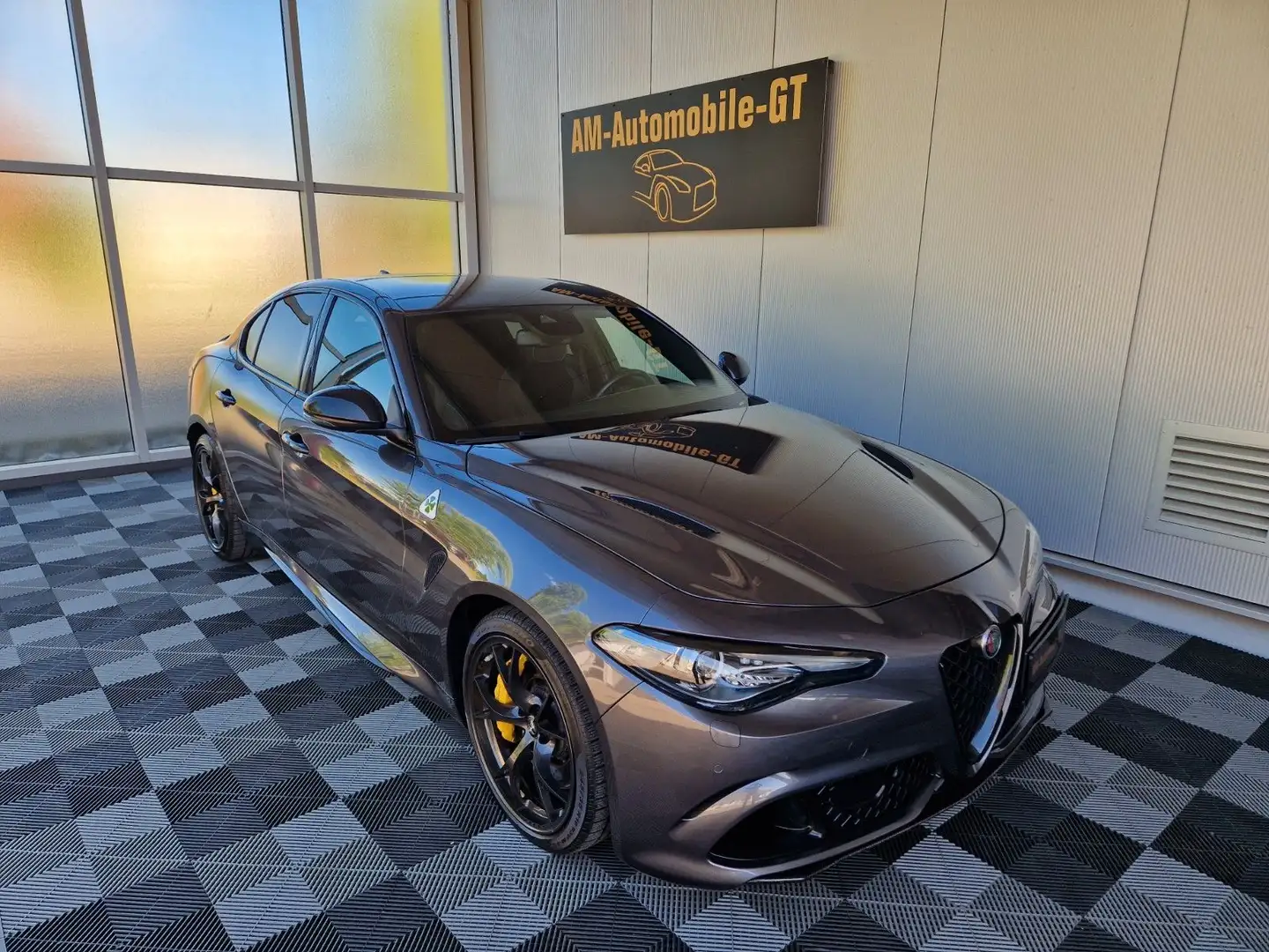Alfa Romeo Giulia Quadrifoglio 2.9 V6 510 PS*1 Hand*MwSt* Gris - 2