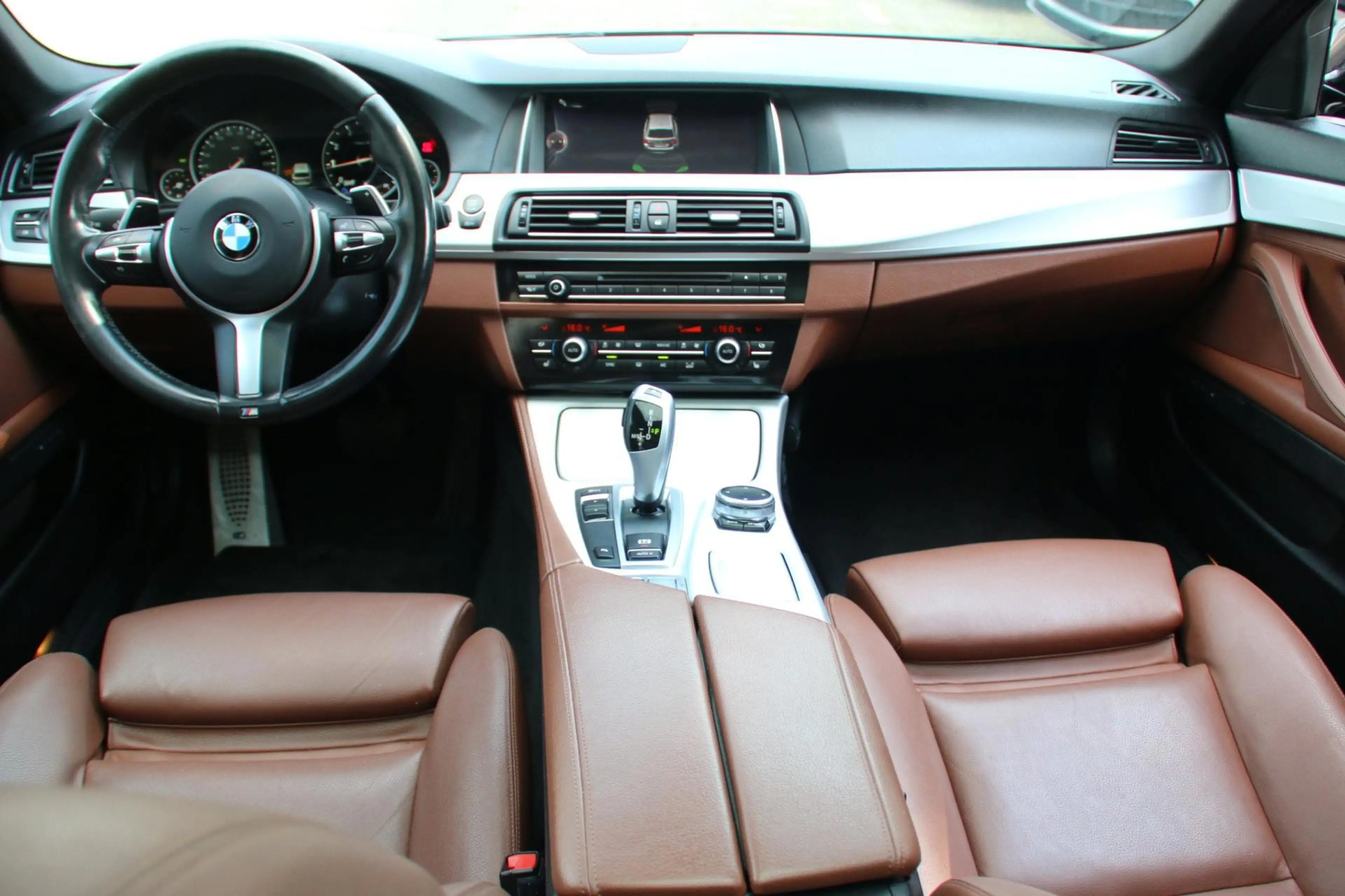 BMW 520 5-serie Touring 520i M-SPORT PANO-DAK NL-AUTO NAP! — photo 10