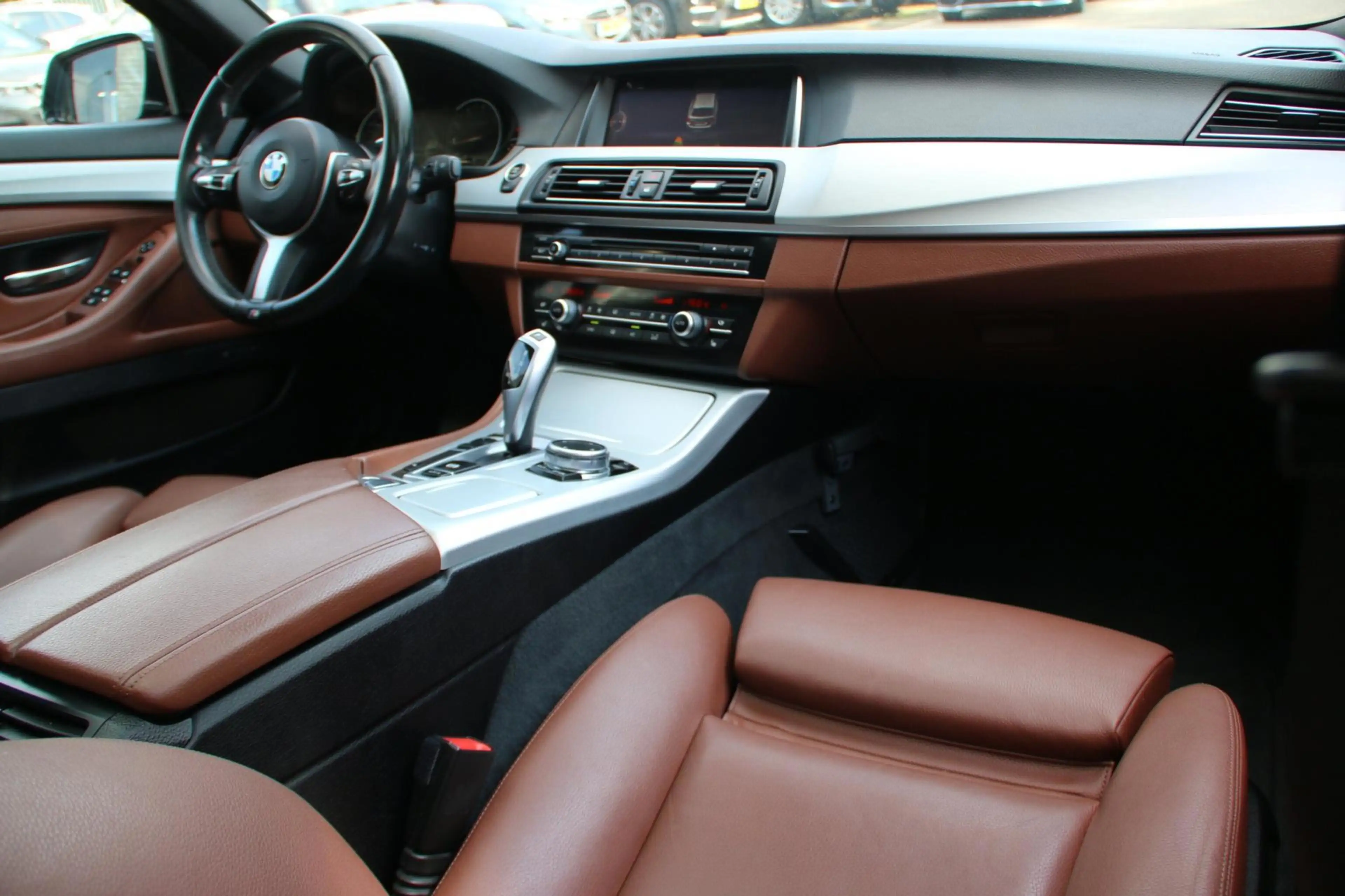 BMW 520 5-serie Touring 520i M-SPORT PANO-DAK NL-AUTO NAP! — photo 11