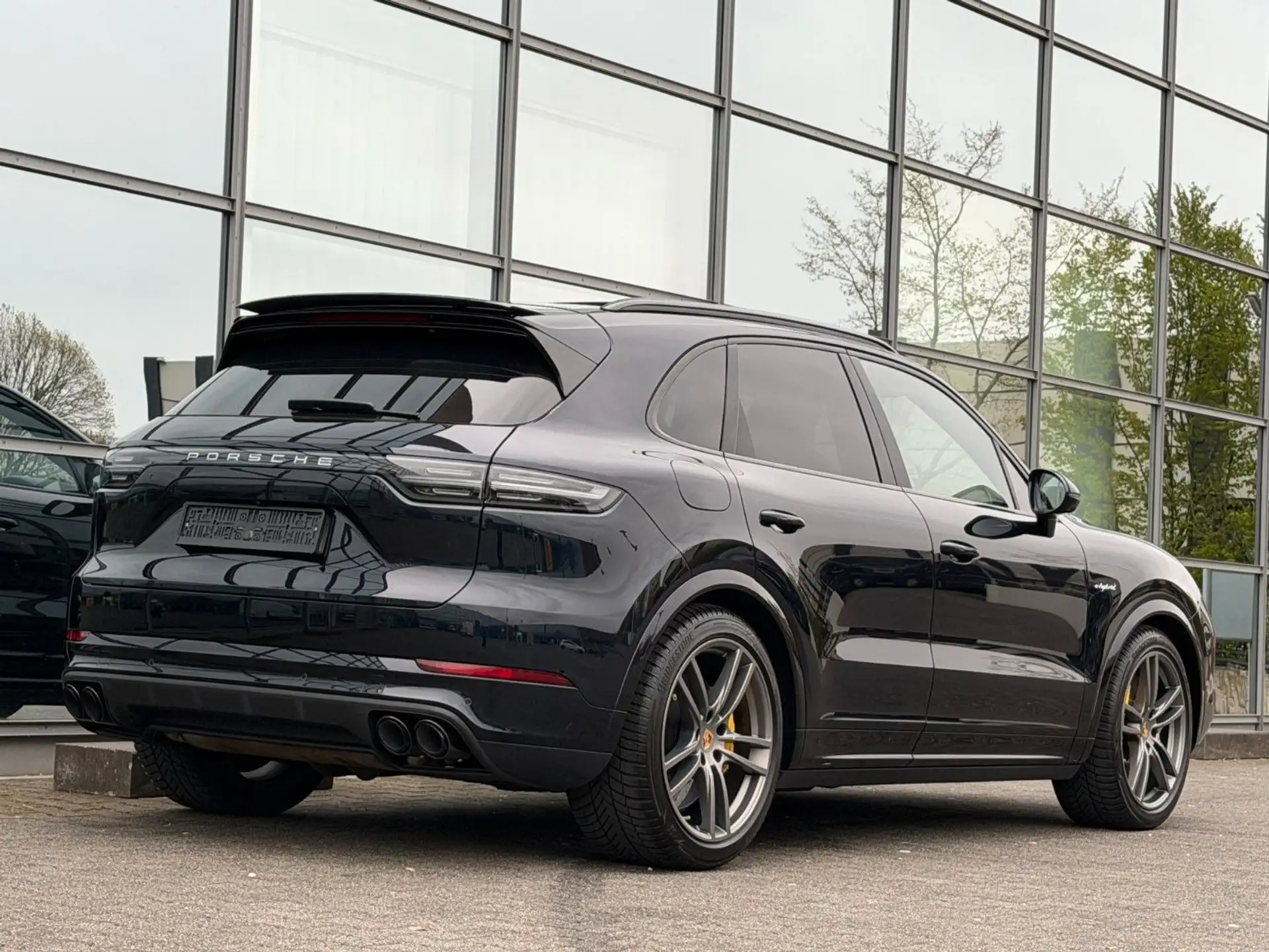 포르쉐 Porsche Cayenne S E-Hybrid 2021 검정 사진 2