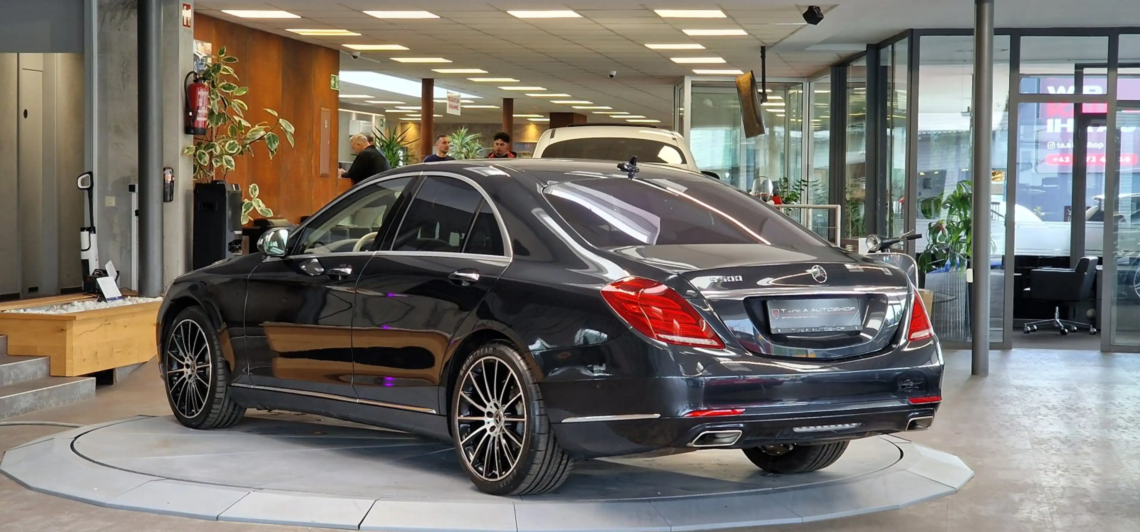 Mercedes-Benz S 500 4Matic Aut. *Luftfederung*360°*Navi* — photo 6
