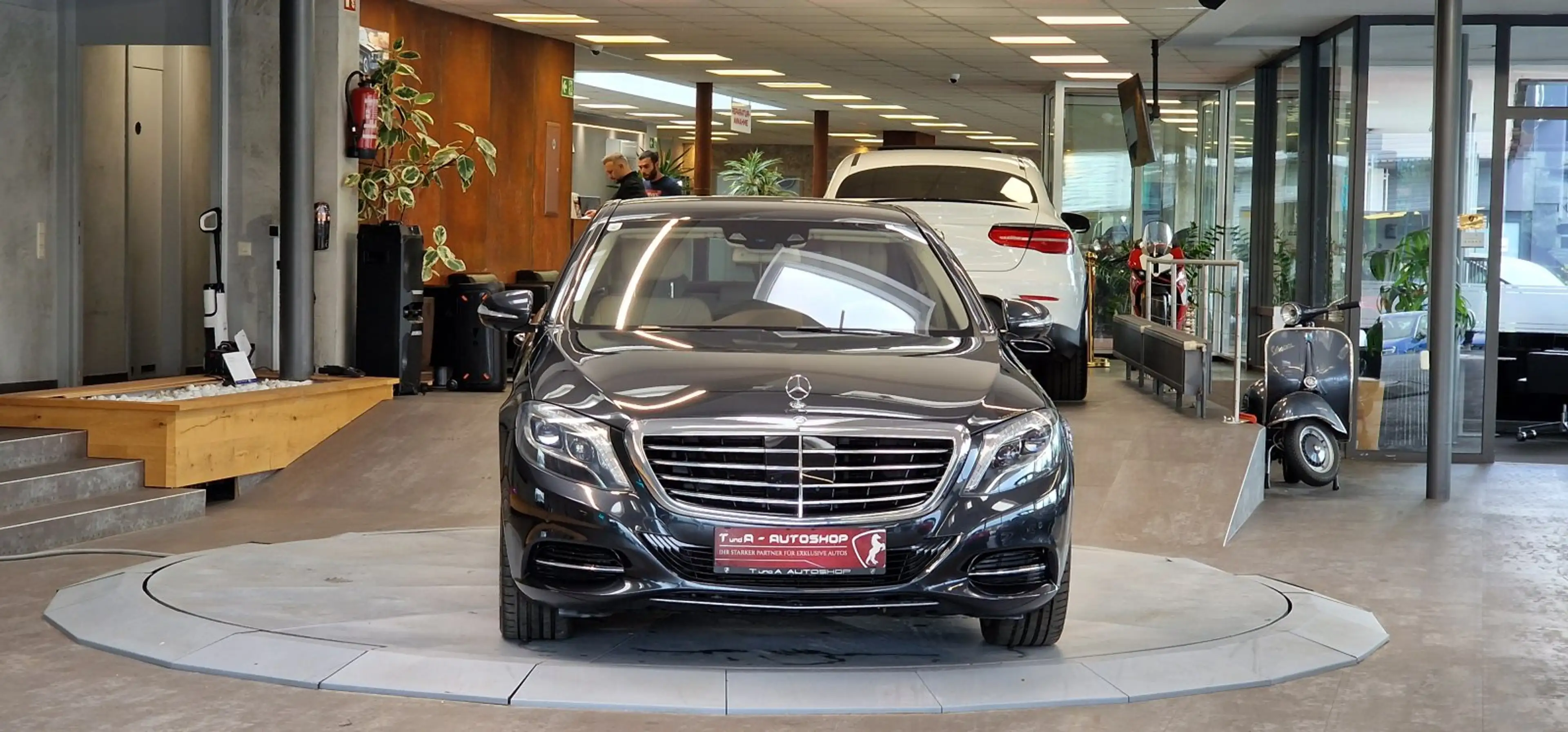 Mercedes-Benz S 500 4Matic Aut. *Luftfederung*360°*Navi* — photo 2