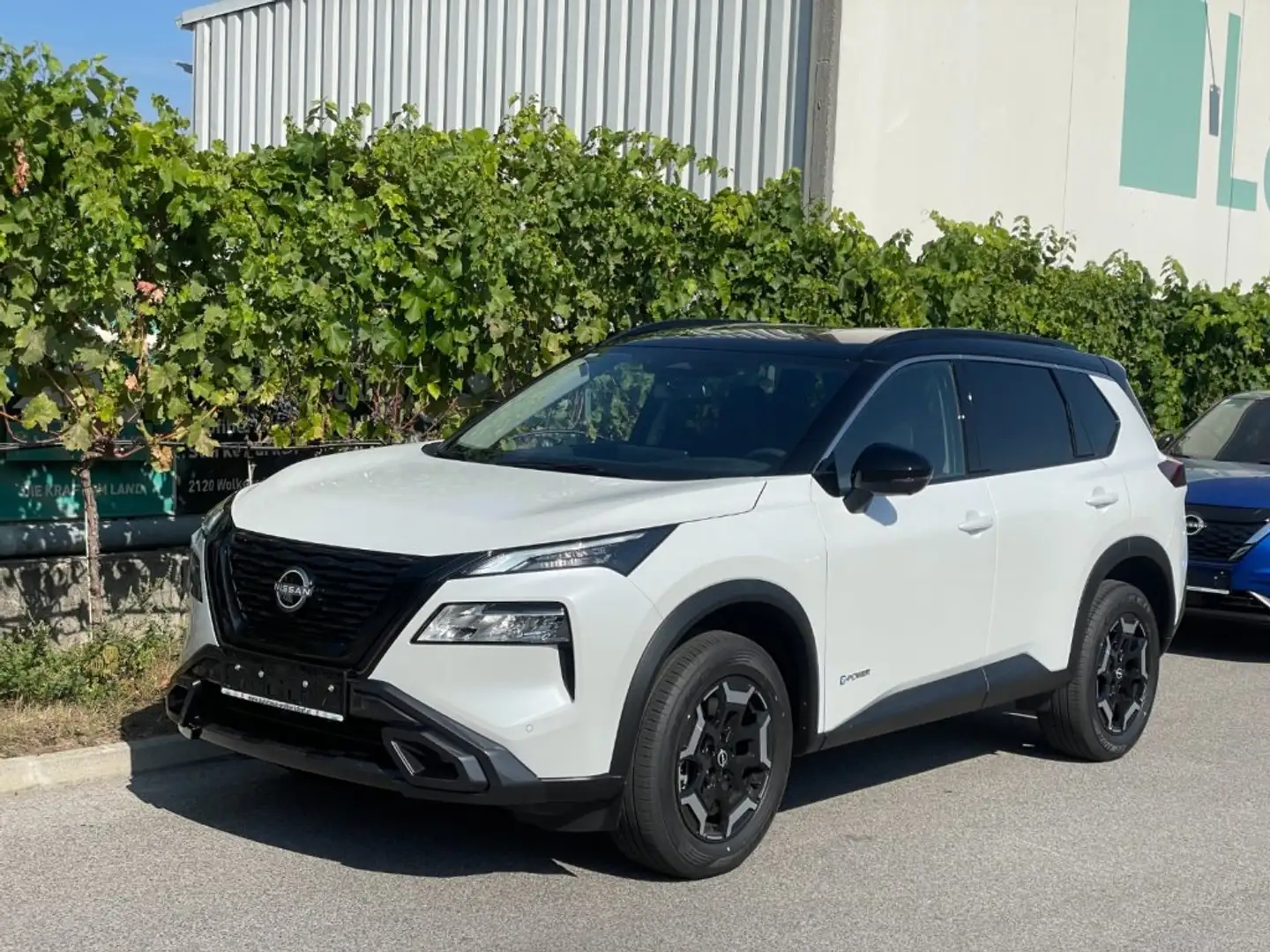 Nissan X-Trail 1.5 VC-T e.4ORCE 214PS 5S N-Trek SONDERMOD Schwarz - 2