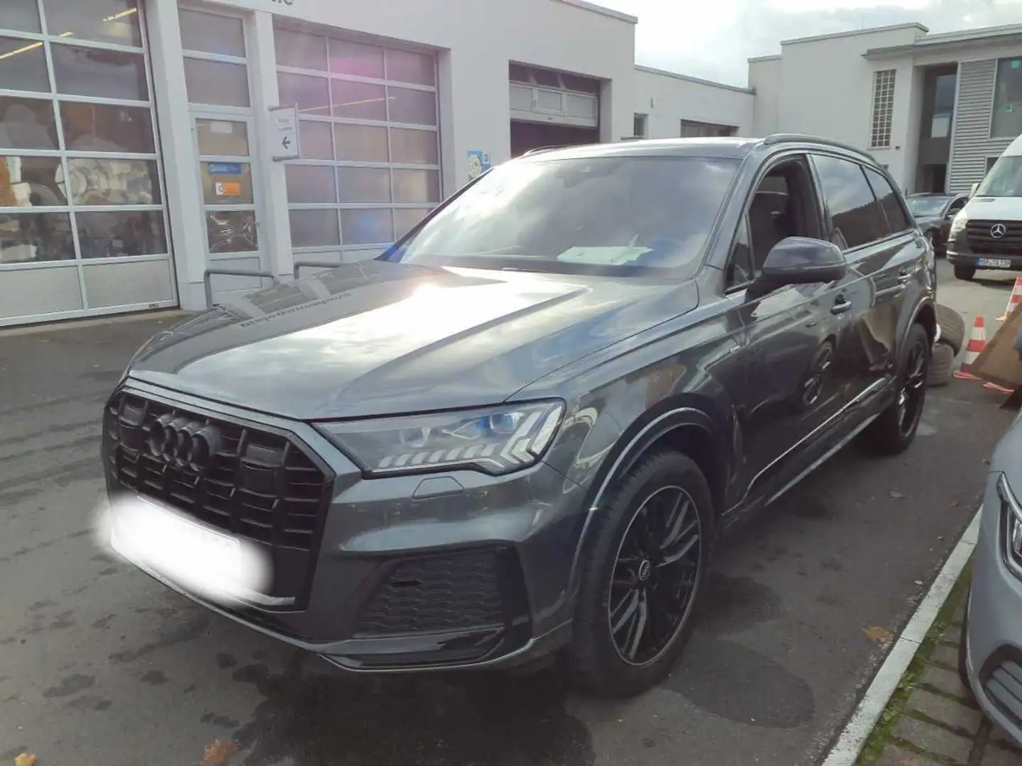 Audi Q7 S-line 50 TDI +AHK+360°+ADAPAIR+MATRIX+STDHZG Grau - 2