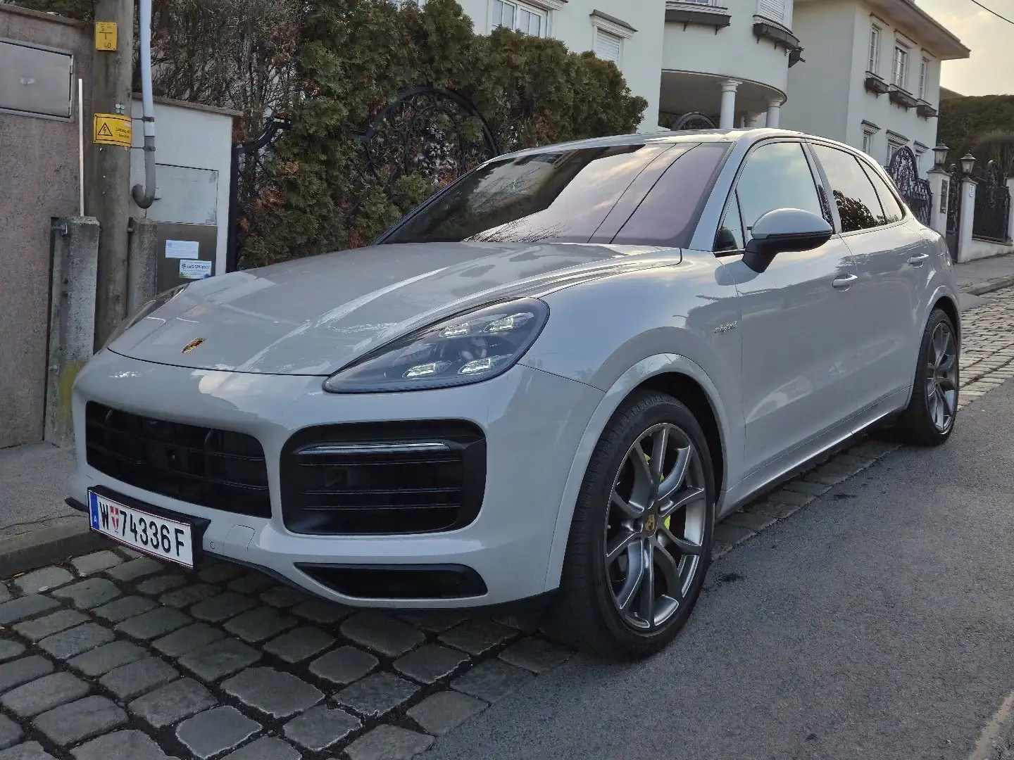Porsche Cayenne III E-Hybrid PHEV 17,9 kWh Approved Garantie - 1
