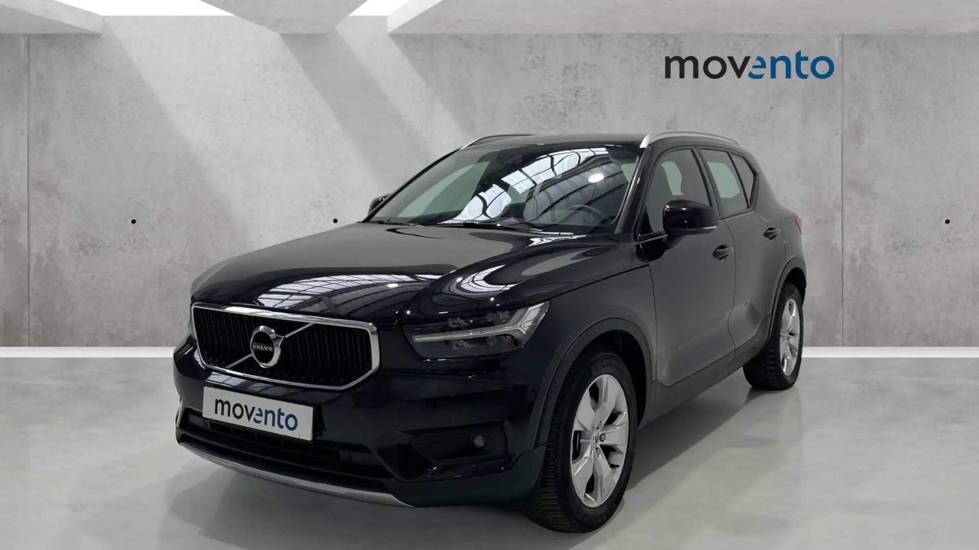 Volvo XC40 B4 Momentum Pro AWD Aut. Negro - 2