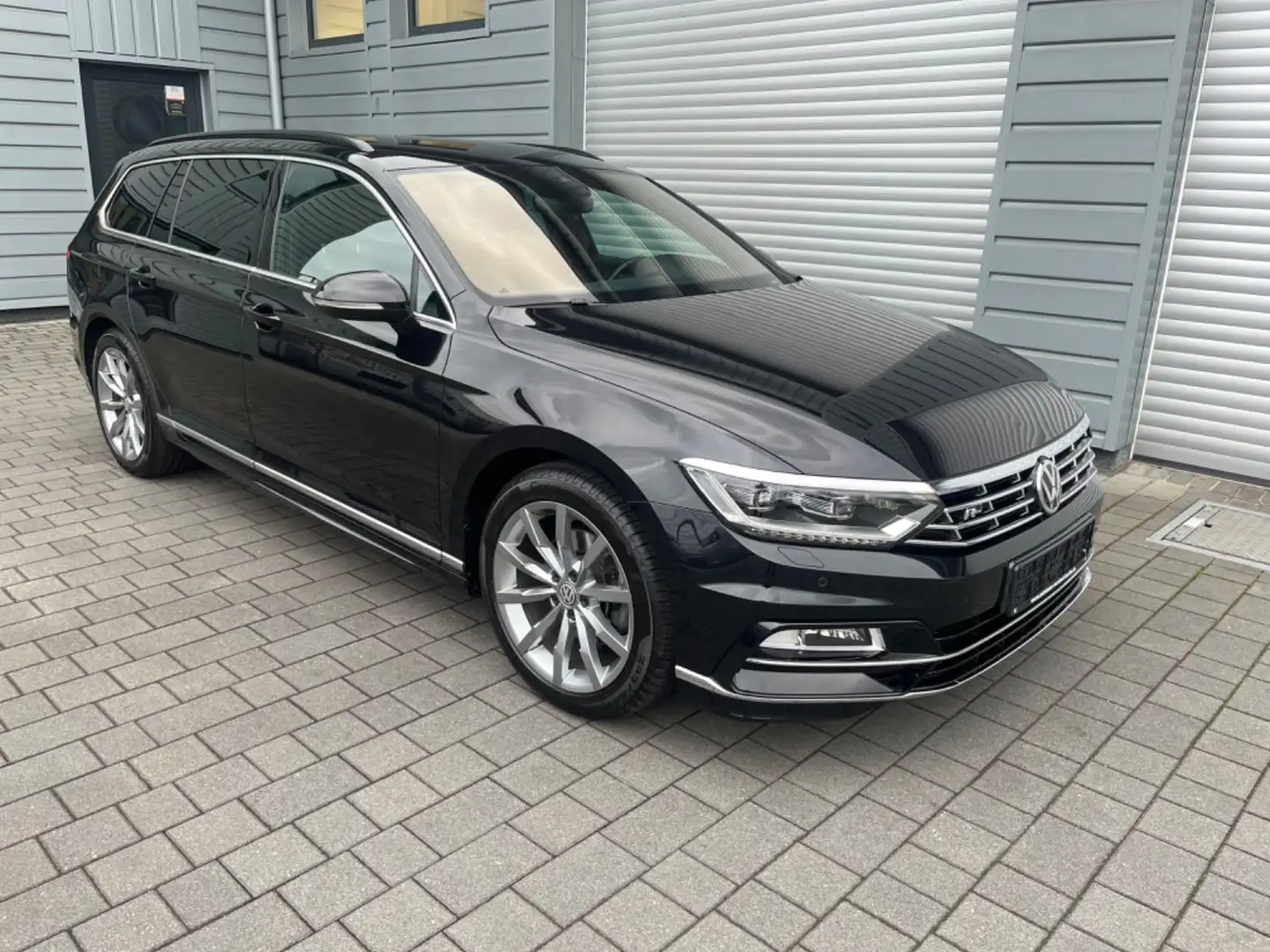 Volkswagen Passat Variant Comfortline DSG R-Line Schwarz - 1