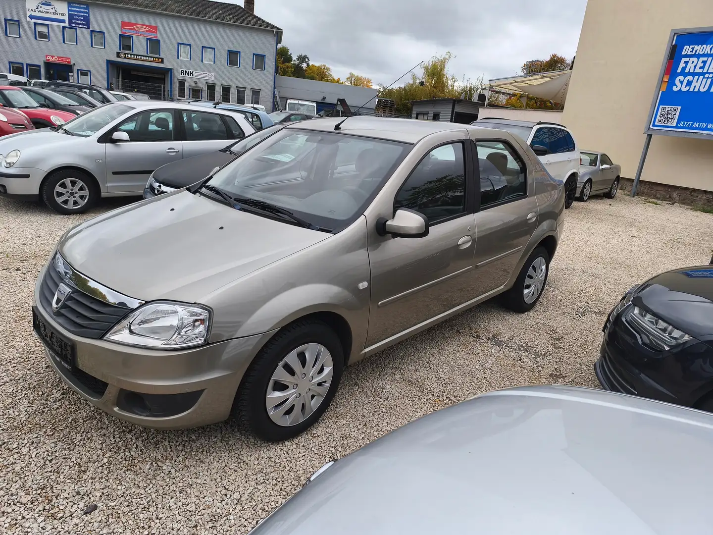 Dacia Logan 1.6 16V 77tkm Klima 2. Hd. Grau - 2