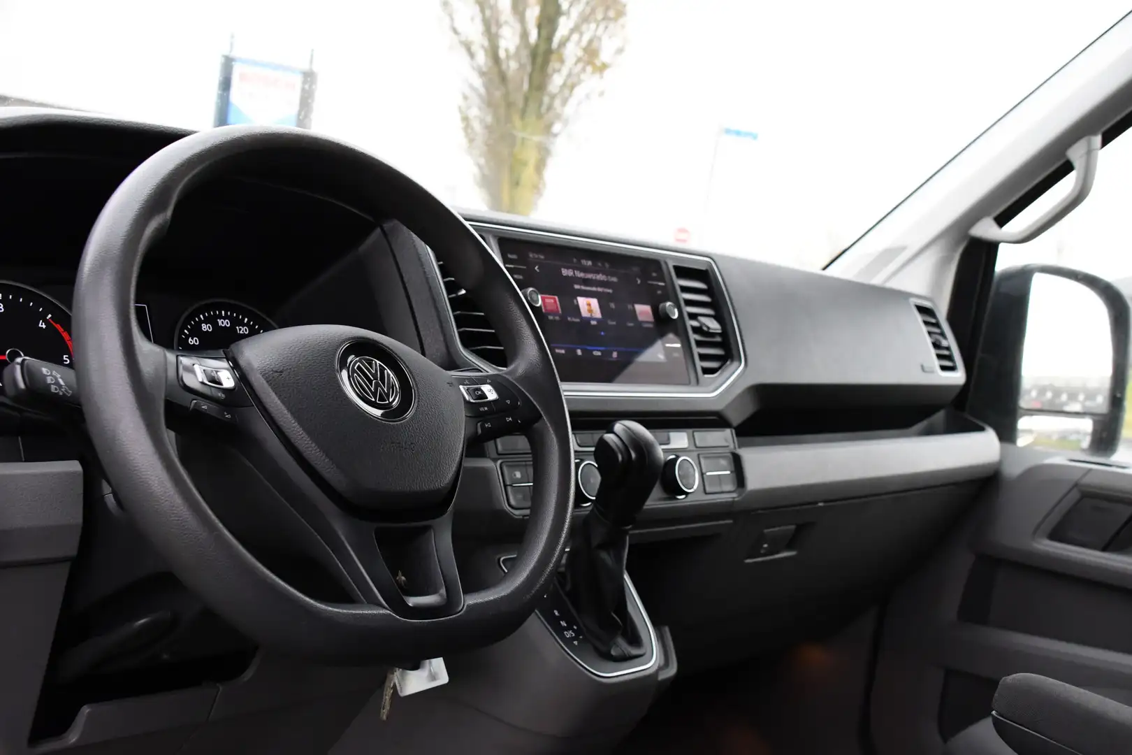 Volkswagen Crafter 35 2.0 TDI L3H2 PB Edition Adaptieve Cruise, Camer Grijs - 2