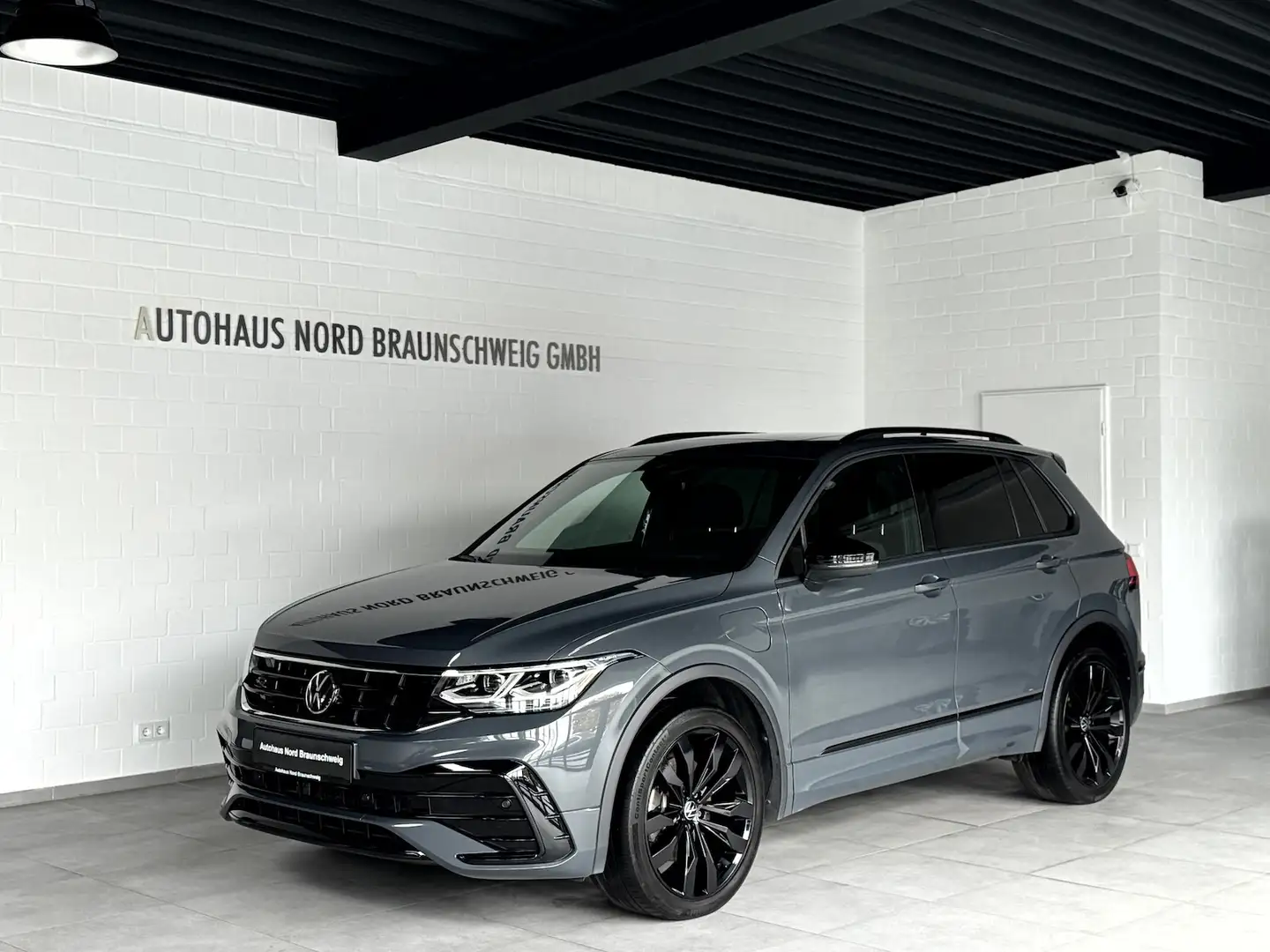 Volkswagen Tiguan 1.4 TSI eHybrid R Line*BlackStyle*Pano*IQ* Gris - 1