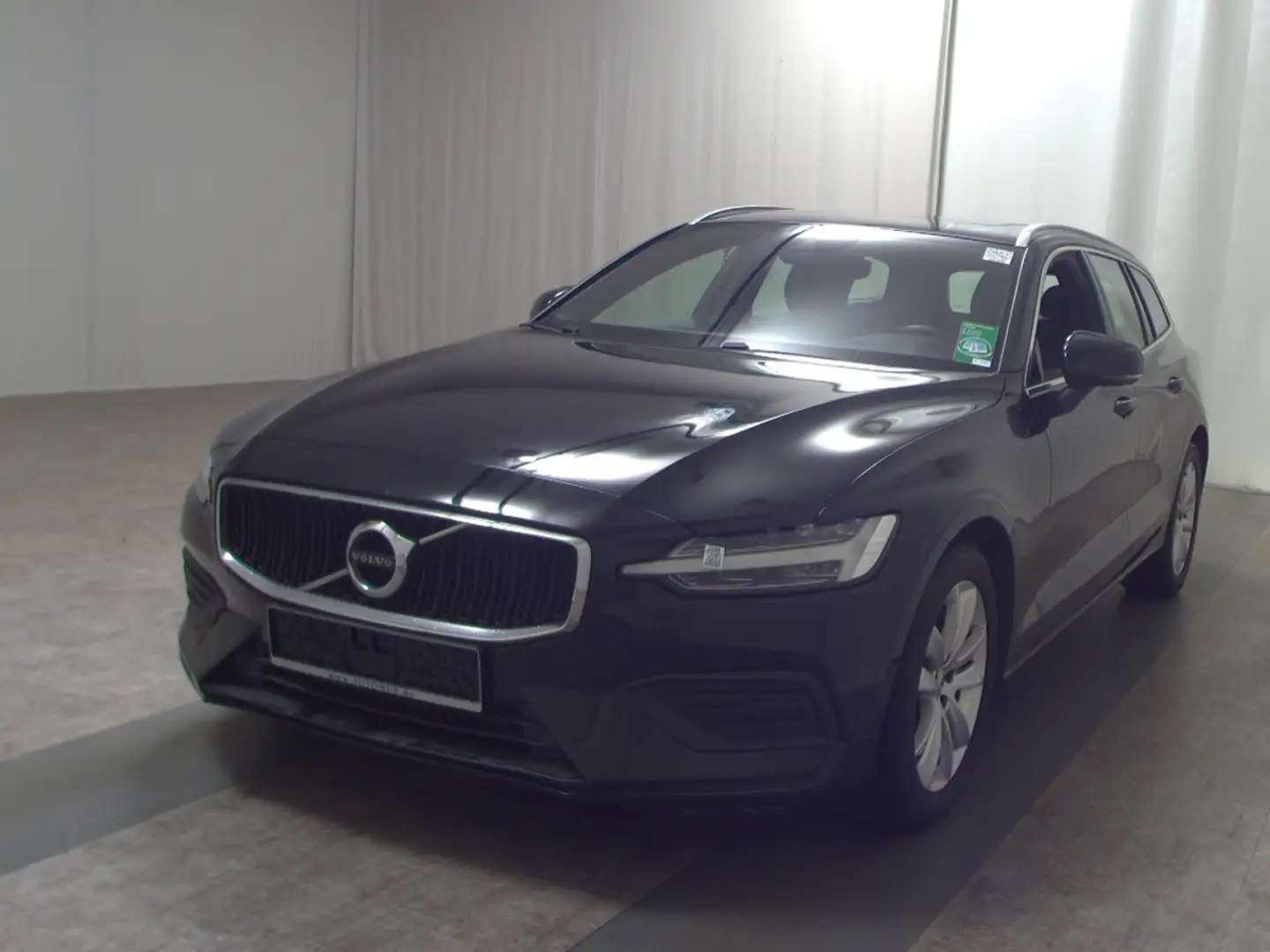 Volvo V60 D4 Momentum Navi LED Pano Leder AHK Schwarz - 2