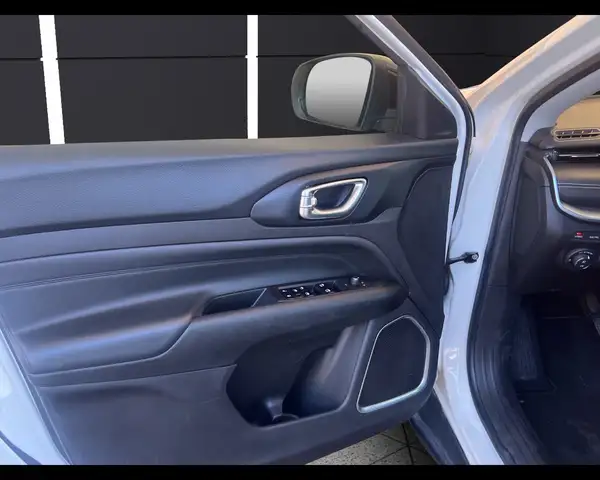 Jeep Compass view 14