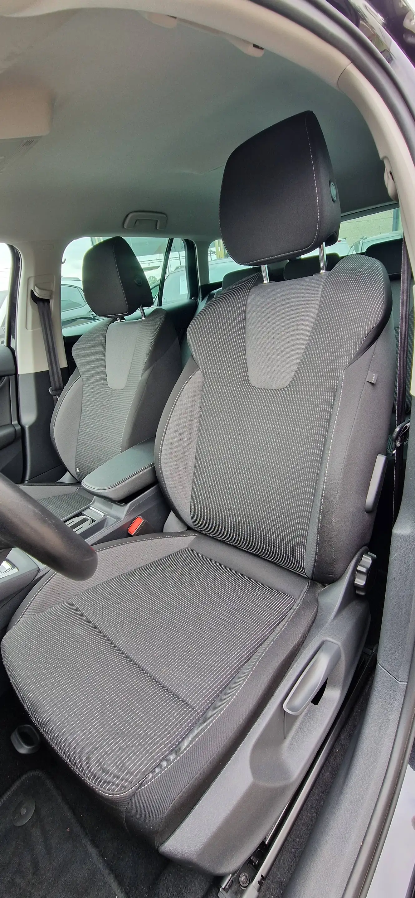 Skoda Octavia Octavia SW 2.0 TDi SCR 4x4 Ambition DSG — photo 13