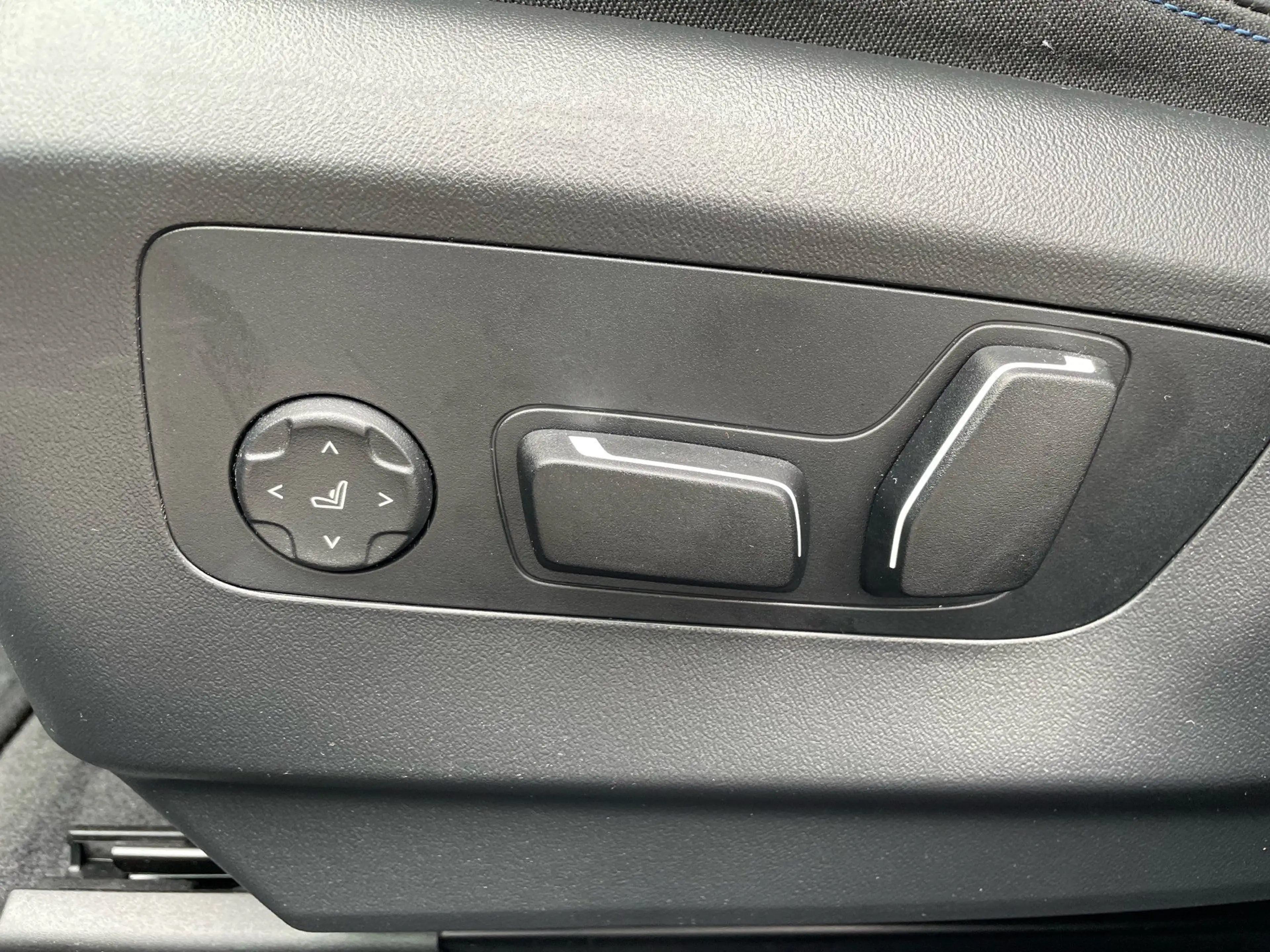 BMW 550 e xDrive Tour M Sport || AHK ACC 360 Pano — photo 12