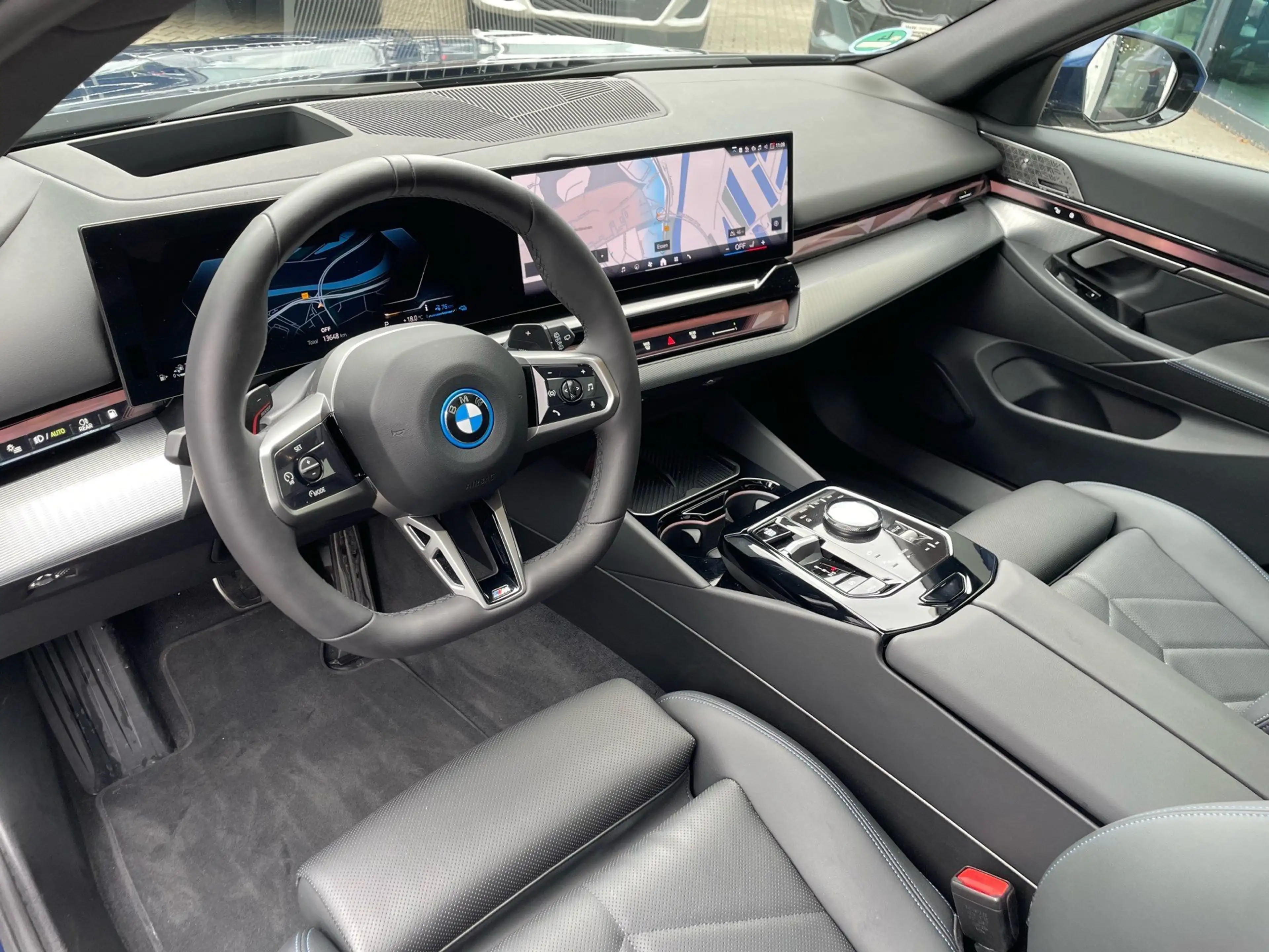 BMW 550 e xDrive Tour M Sport || AHK ACC 360 Pano — photo 4