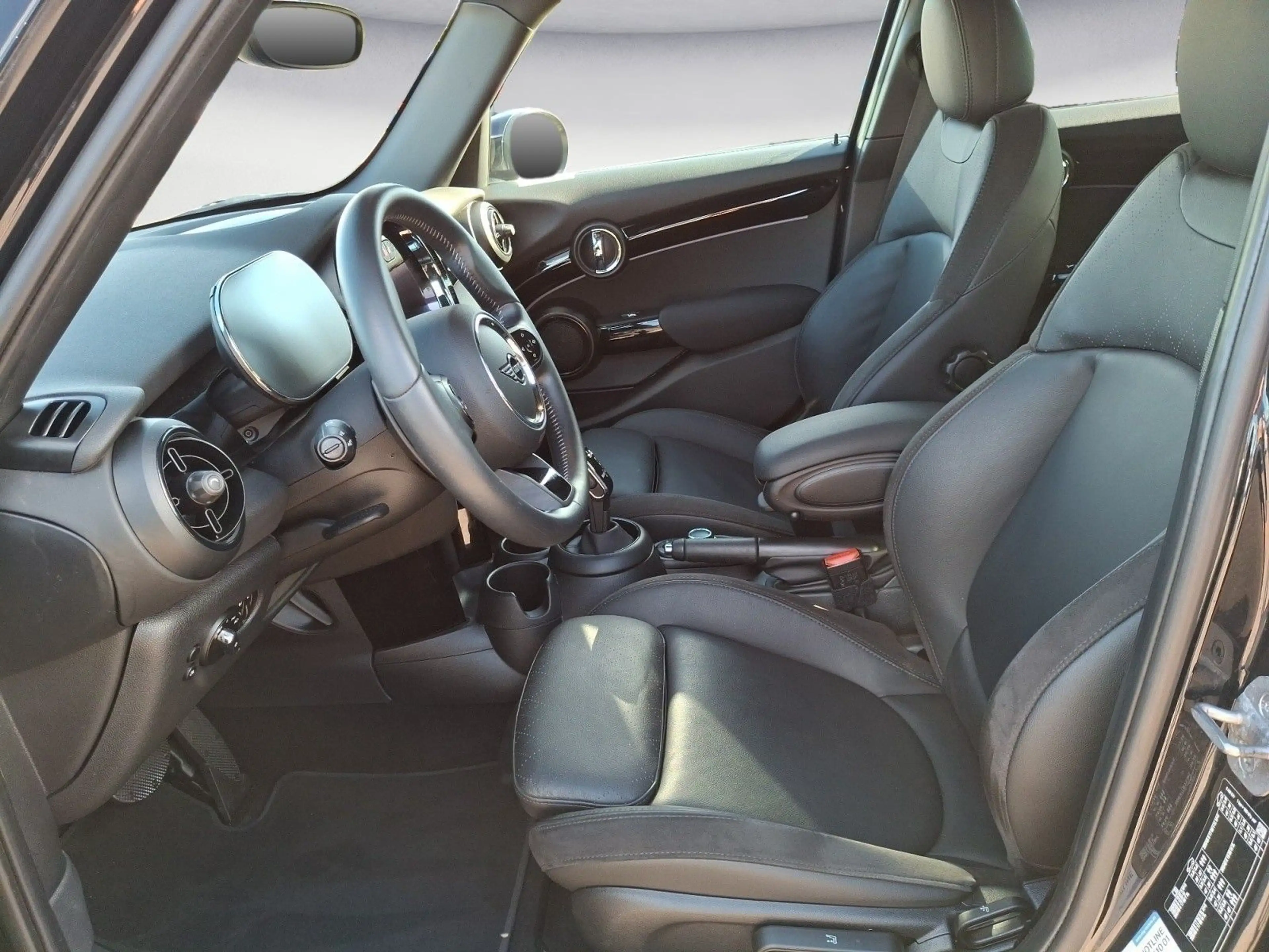 MINI Cooper S Classic Trim Steptronic Navigation Driv — photo 10