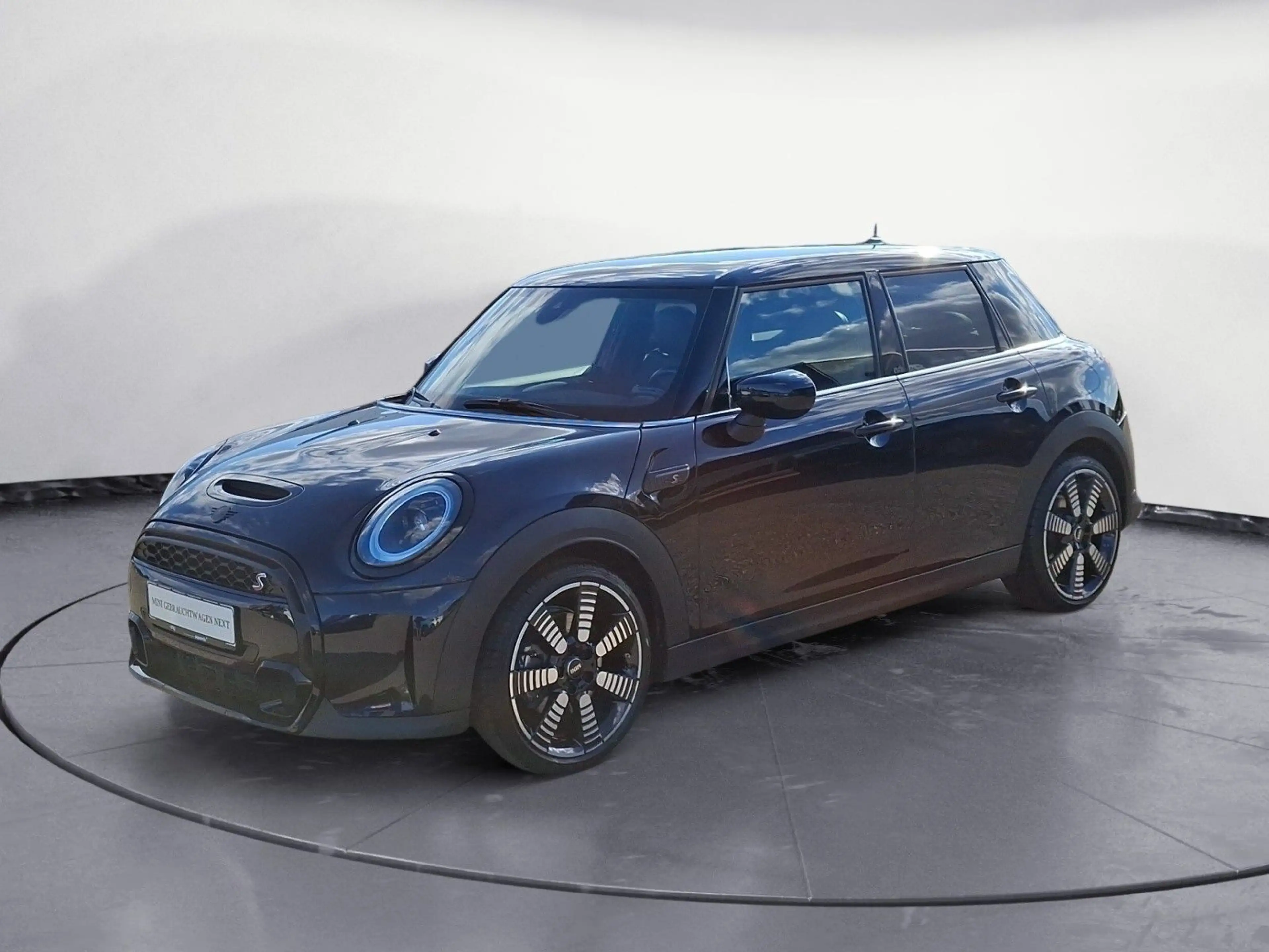 MINI Cooper S Classic Trim Steptronic Navigation Driv — photo 2