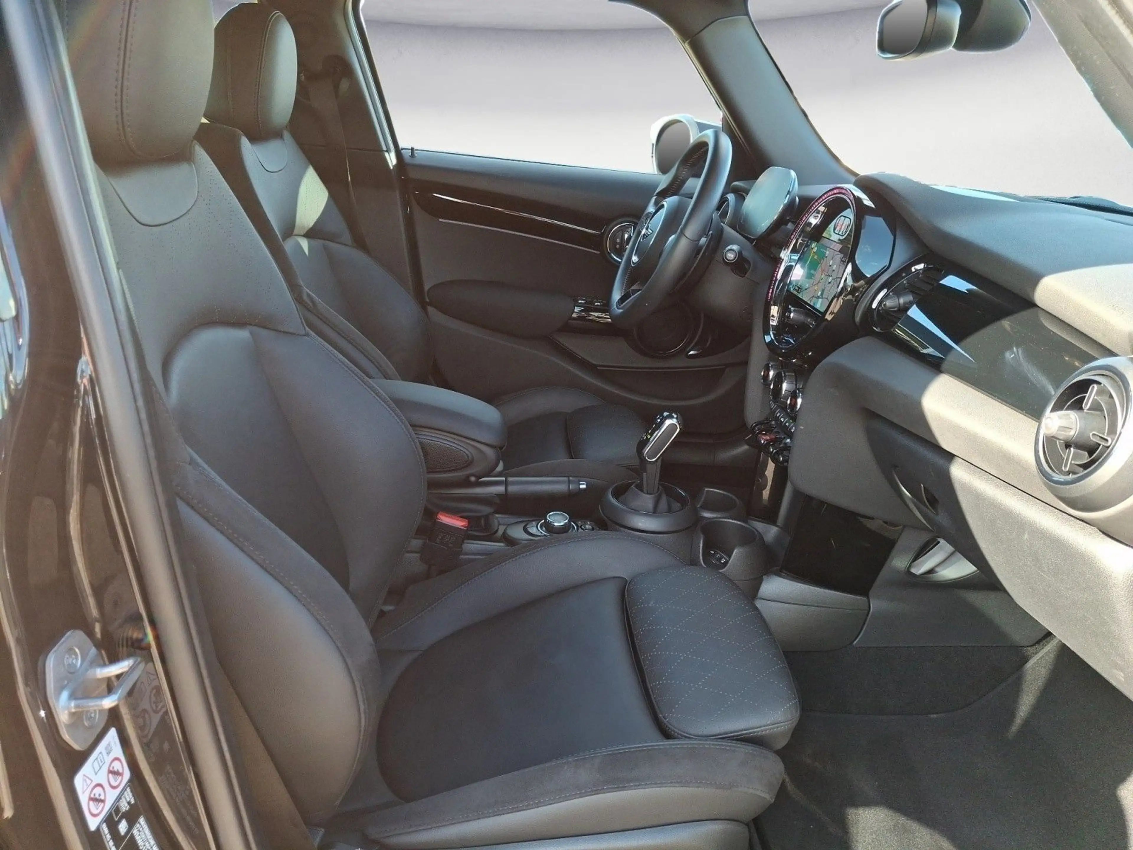 MINI Cooper S Classic Trim Steptronic Navigation Driv — photo 13