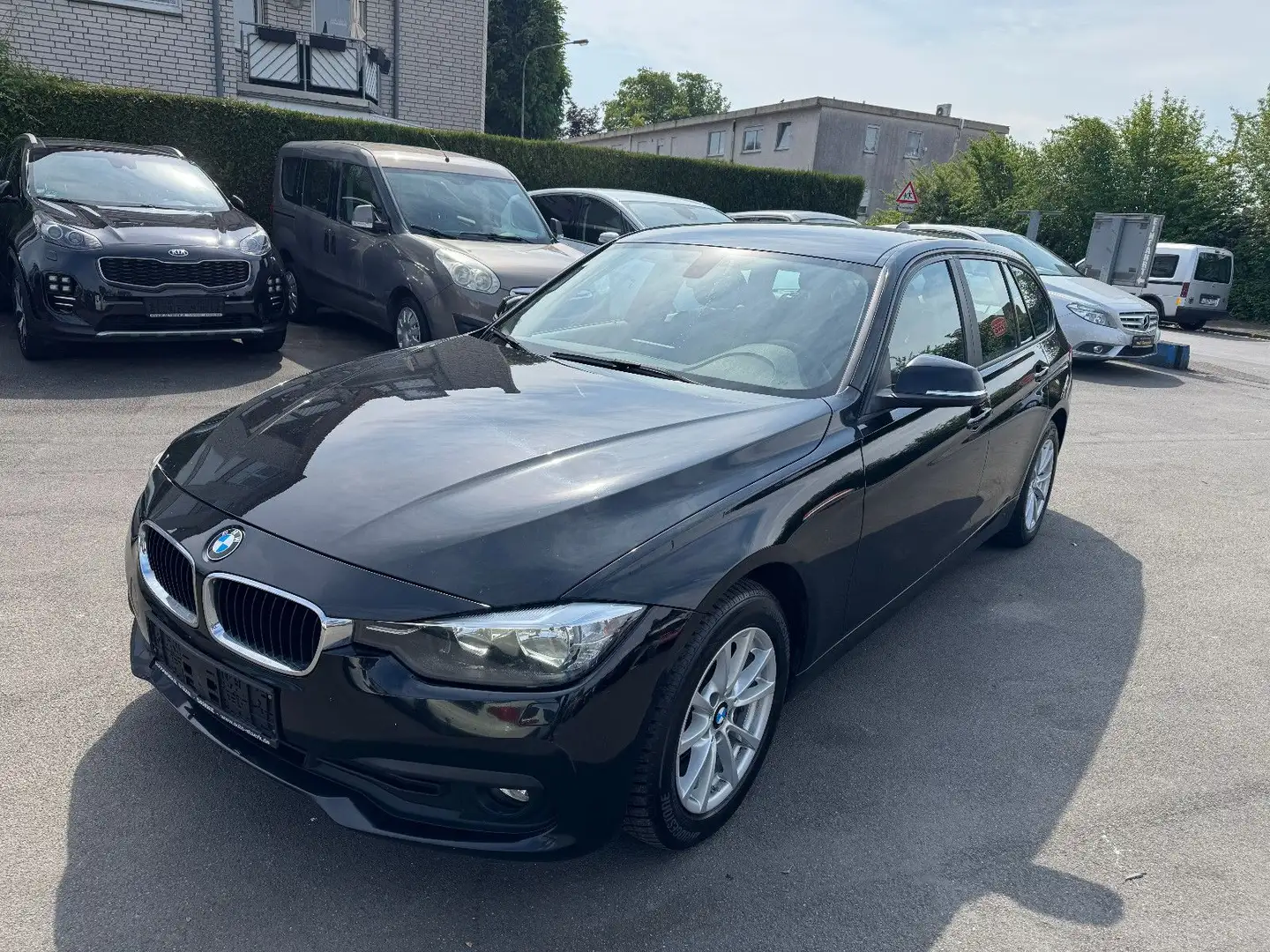 BMW 320 Baureihe 3 Touring 320 d Schwarz - 1