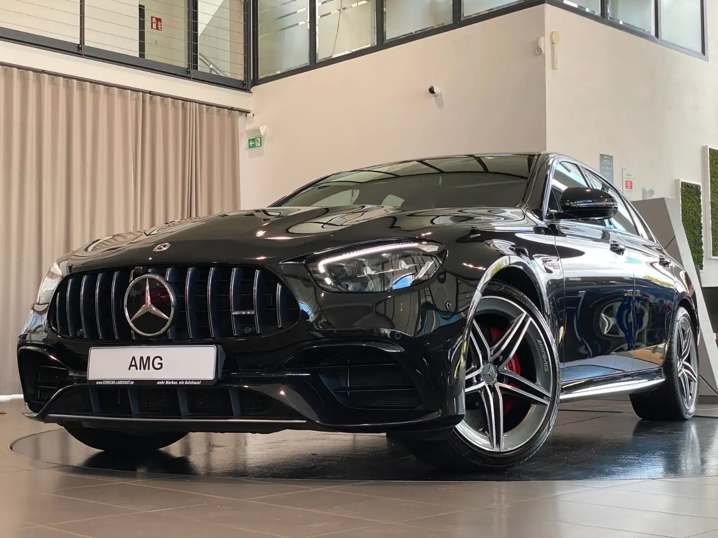 Mercedes-Benz E 63 AMG E 63 S Lim. 4Matic+ MBUX Sbel Pano Burmester DTR Schwarz - 1