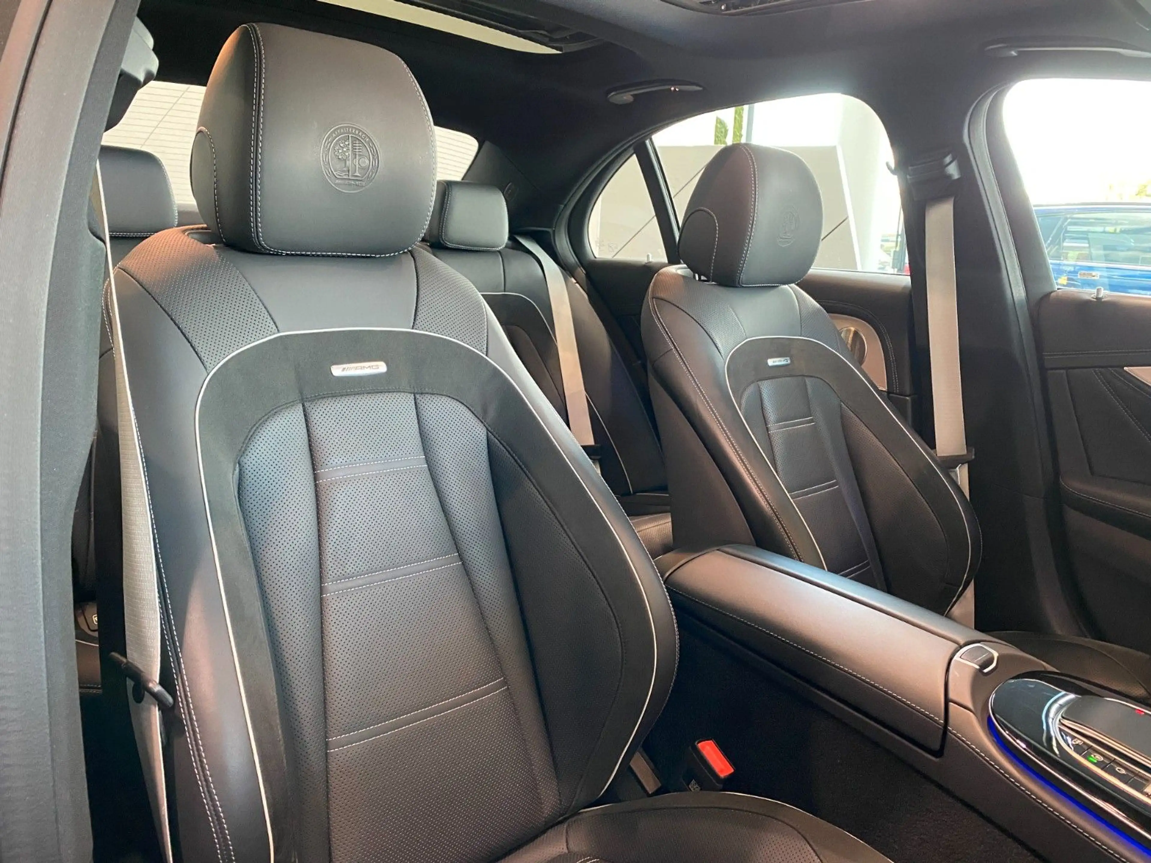 Mercedes-Benz E 63 AMG E 63 S Lim. 4Matic+ MBUX Sbel Pano Burmester DTR — photo 24