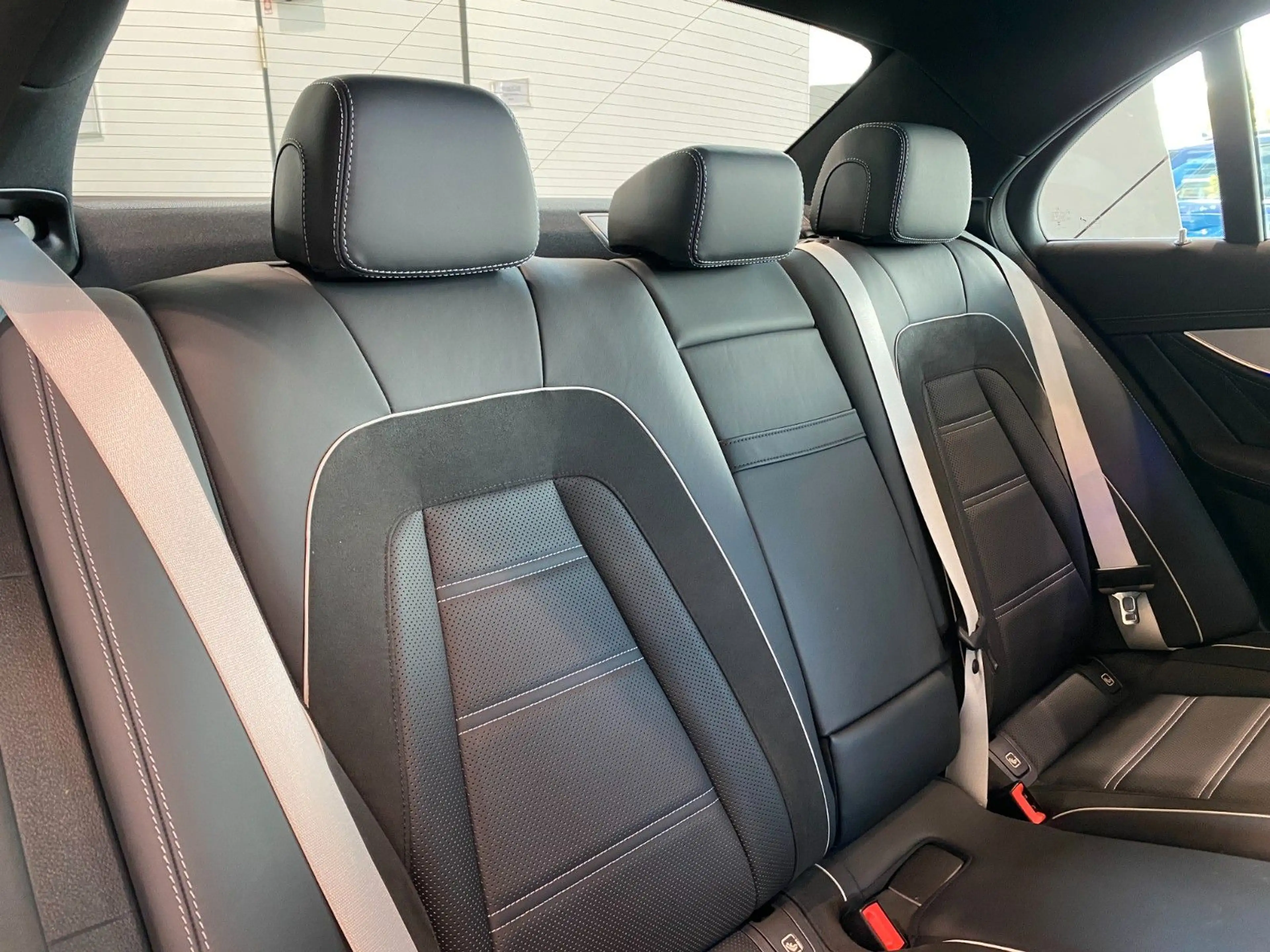 Mercedes-Benz E 63 AMG E 63 S Lim. 4Matic+ MBUX Sbel Pano Burmester DTR — photo 25